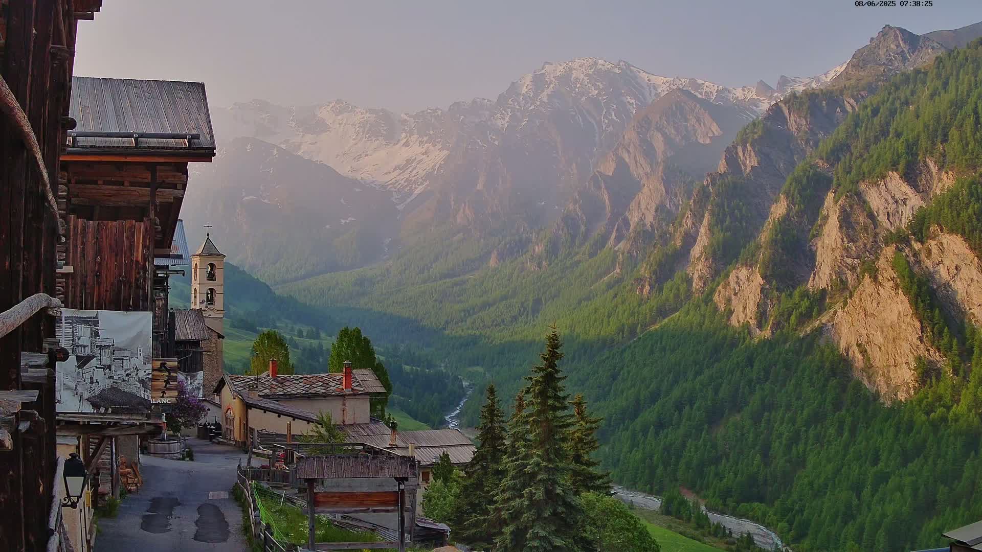 Saint-Véran Village Live Cam - Briancon, Hautes-Alpes, Provence-Alpes-Cote d’Azur, France