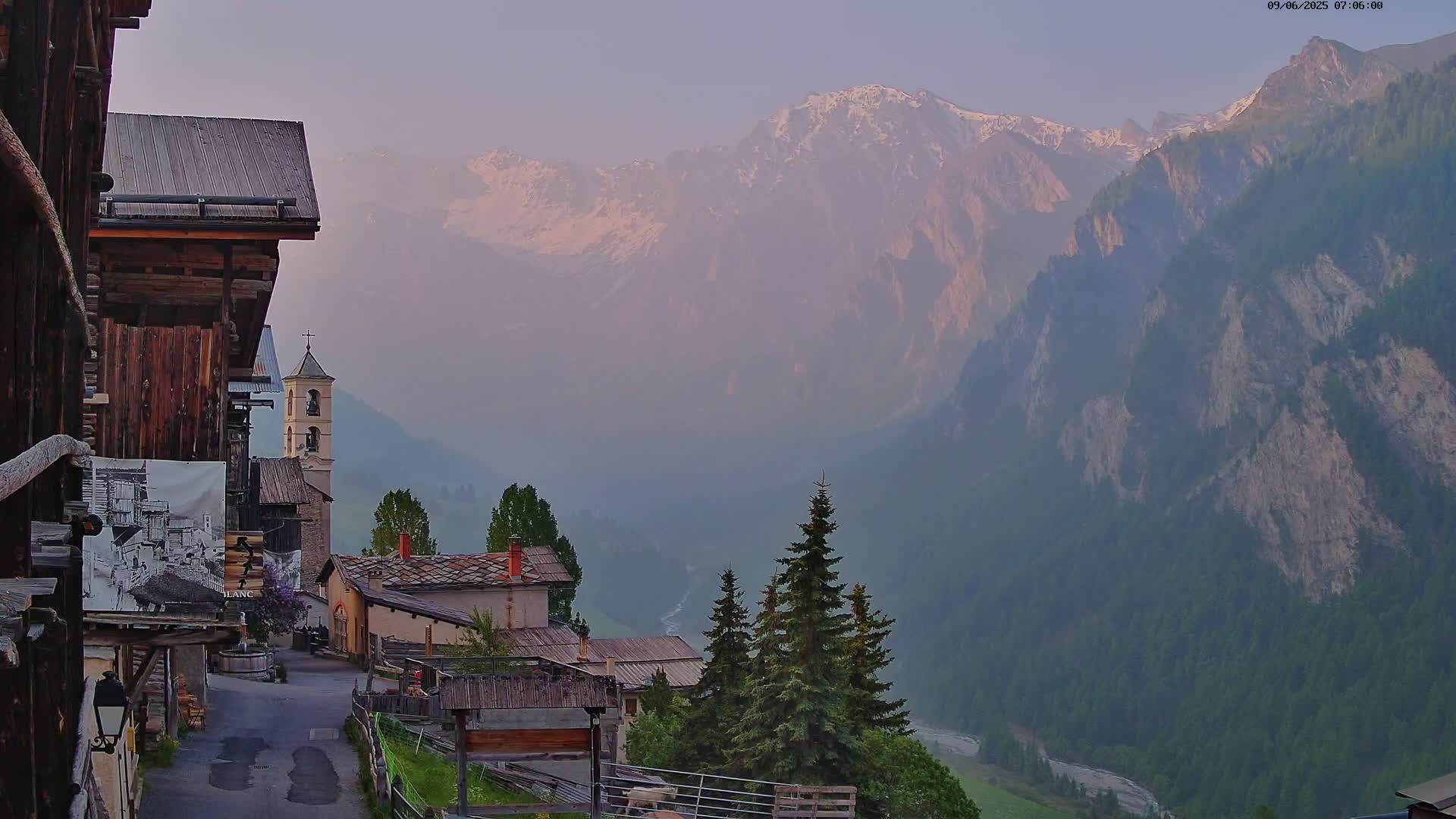 Saint-Véran Village Live Cam - Briancon, Hautes-Alpes, Provence-Alpes-Cote d’Azur, France