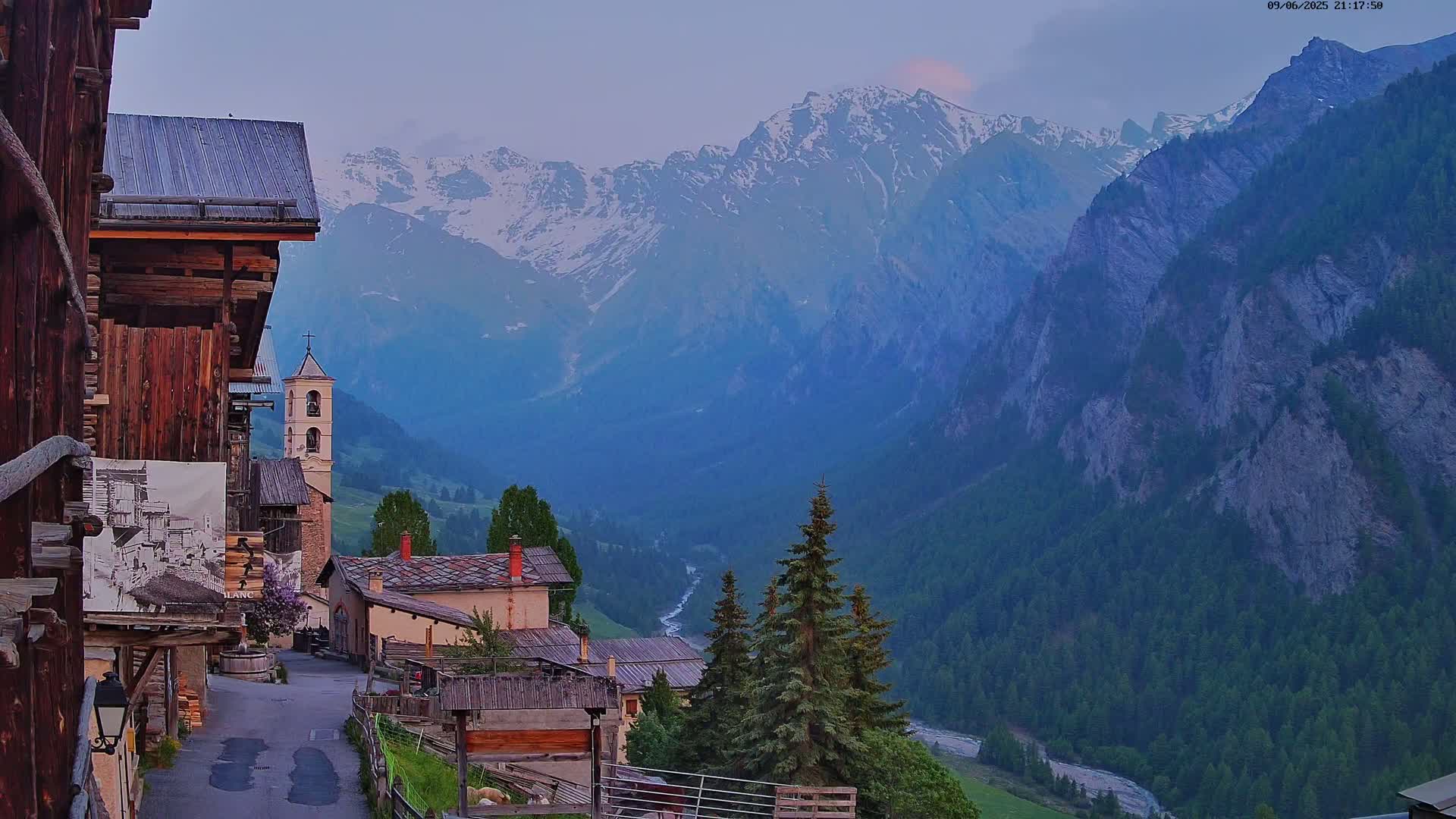 Saint-Véran Village Live Cam - Briancon, Hautes-Alpes, Provence-Alpes-Cote d’Azur, France