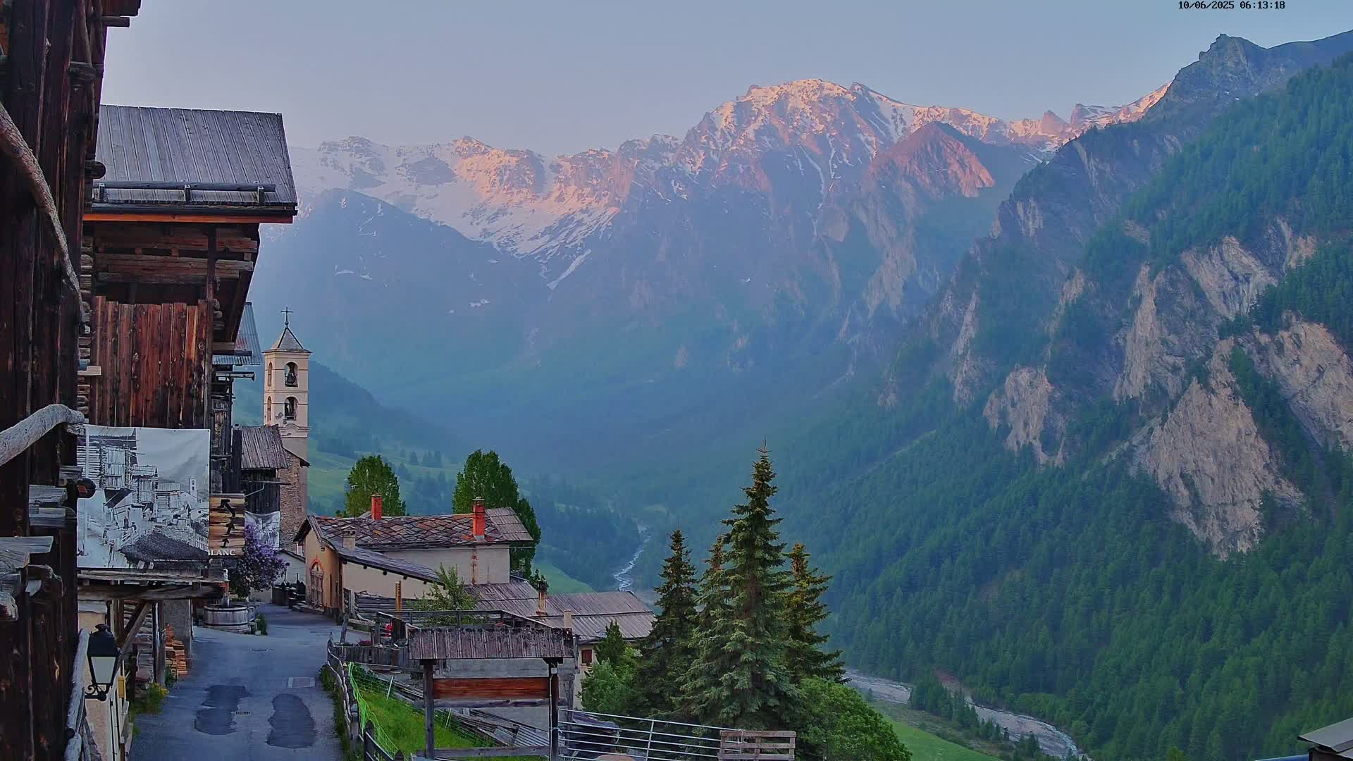 Saint-Véran Village Live Cam - Briancon, Hautes-Alpes, Provence-Alpes-Cote d’Azur, France