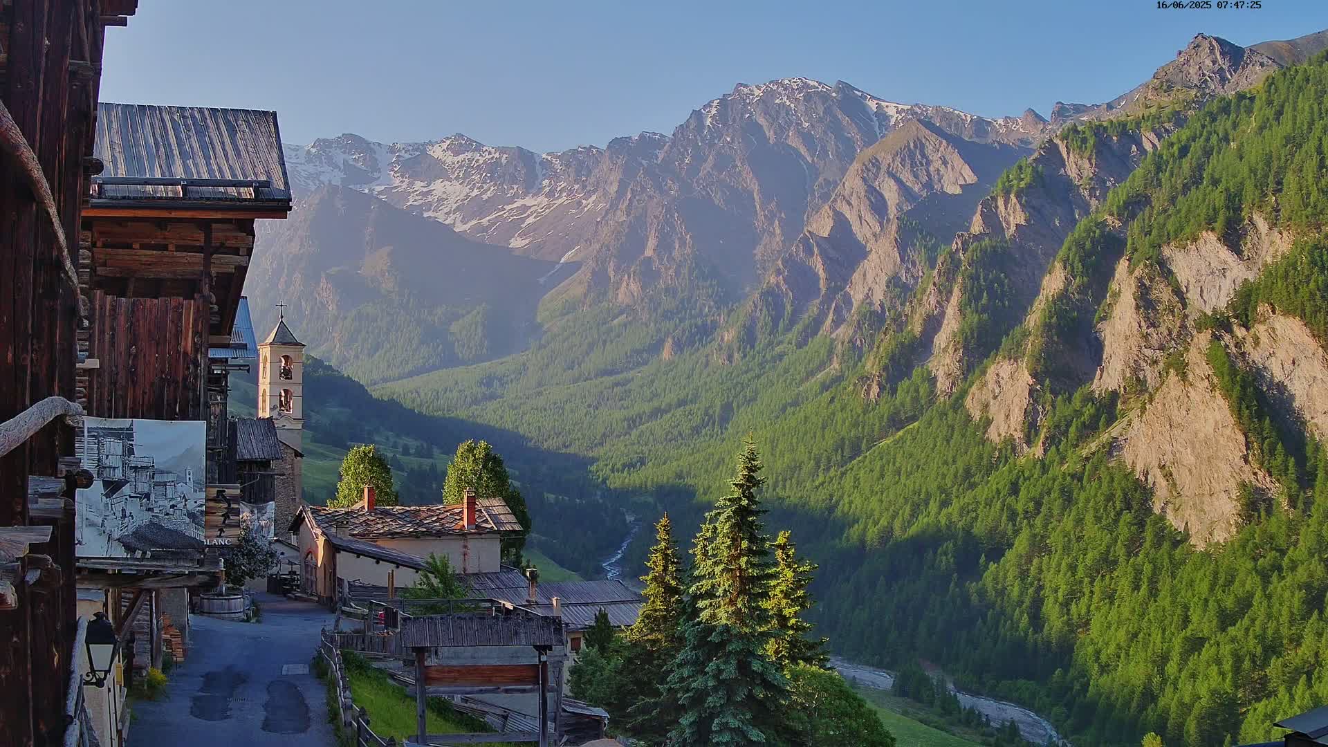 Saint-Véran Village Live Cam - Briancon, Hautes-Alpes, Provence-Alpes-Cote d’Azur, France
