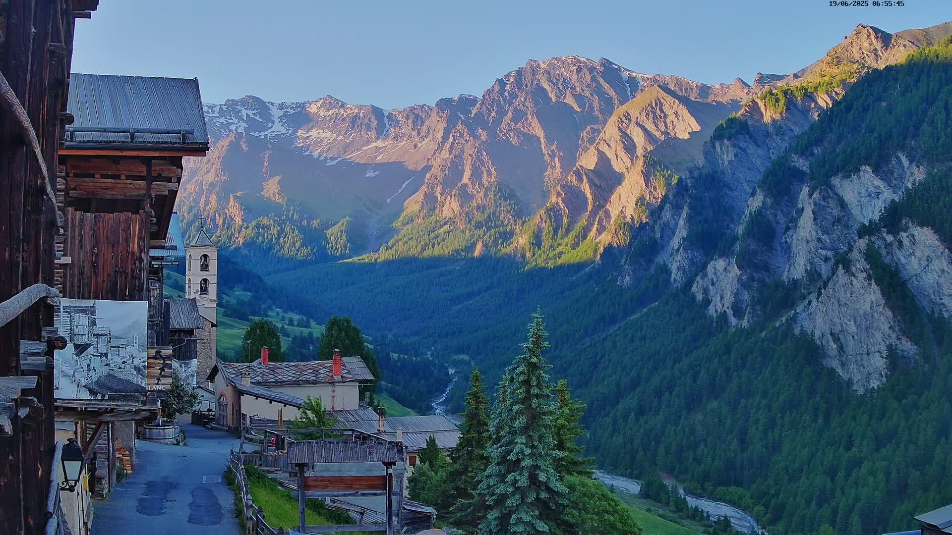 Saint-Véran Village Live Cam - Briancon, Hautes-Alpes, Provence-Alpes-Cote d’Azur, France