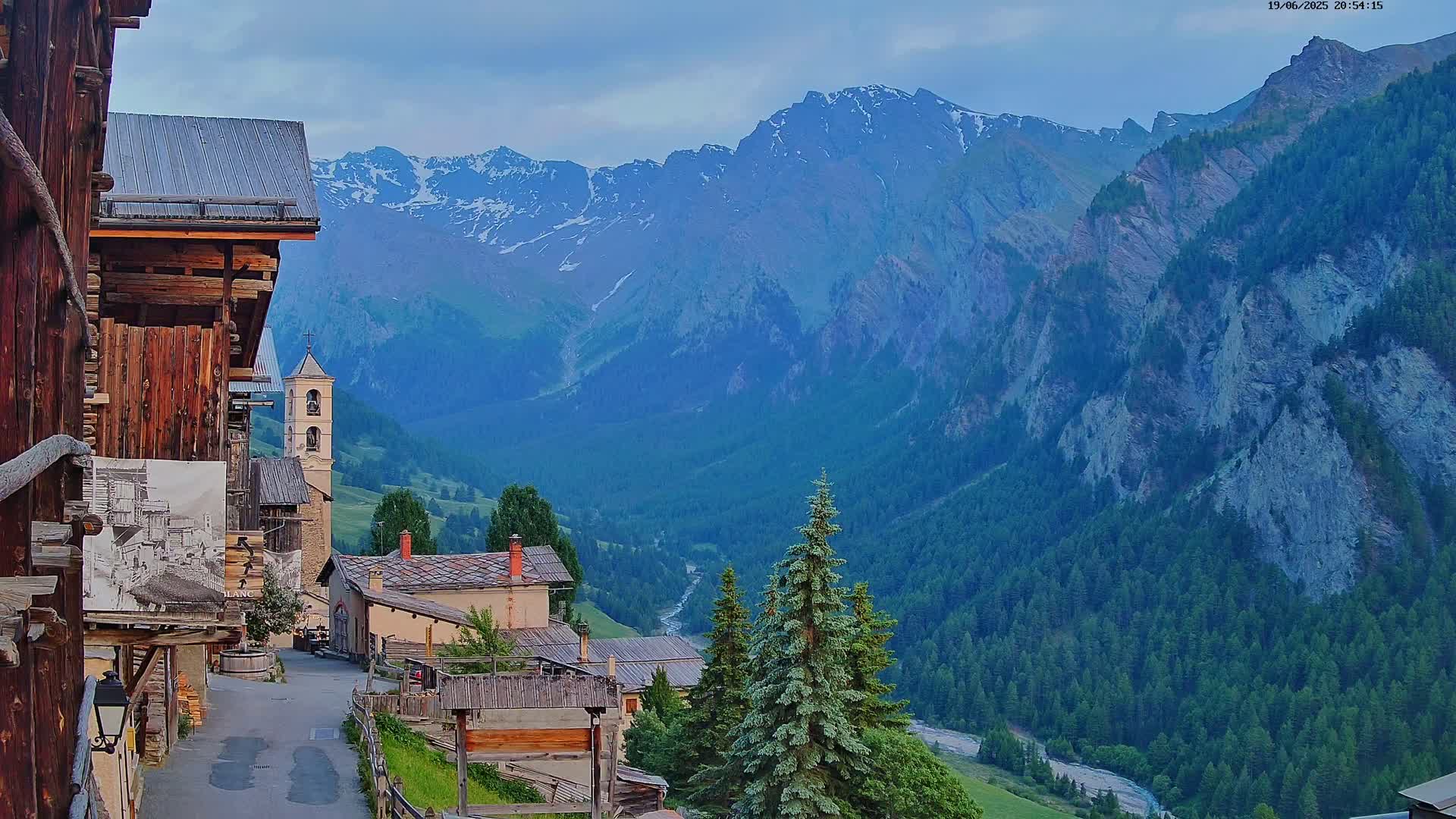 Saint-Véran Village Live Cam - Briancon, Hautes-Alpes, Provence-Alpes-Cote d’Azur, France
