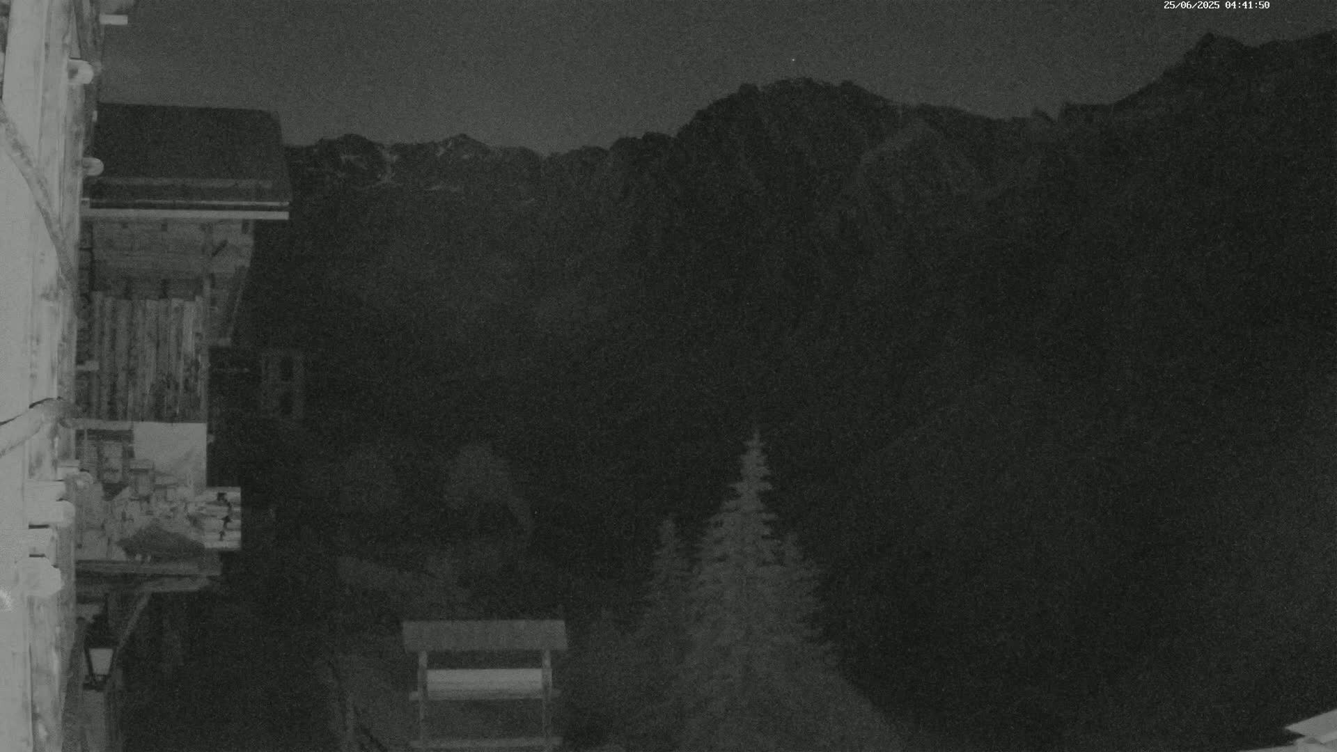 Saint-Véran Village Live Cam - Briancon, Hautes-Alpes, Provence-Alpes-Cote d’Azur, France