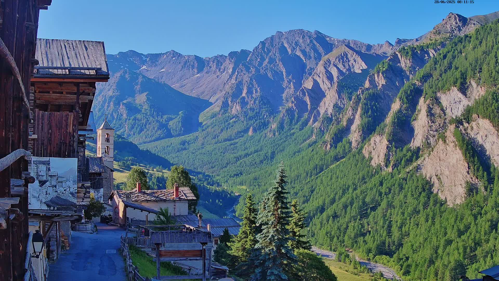 Saint-Véran Village Live Cam - Briancon, Hautes-Alpes, Provence-Alpes-Cote d’Azur, France