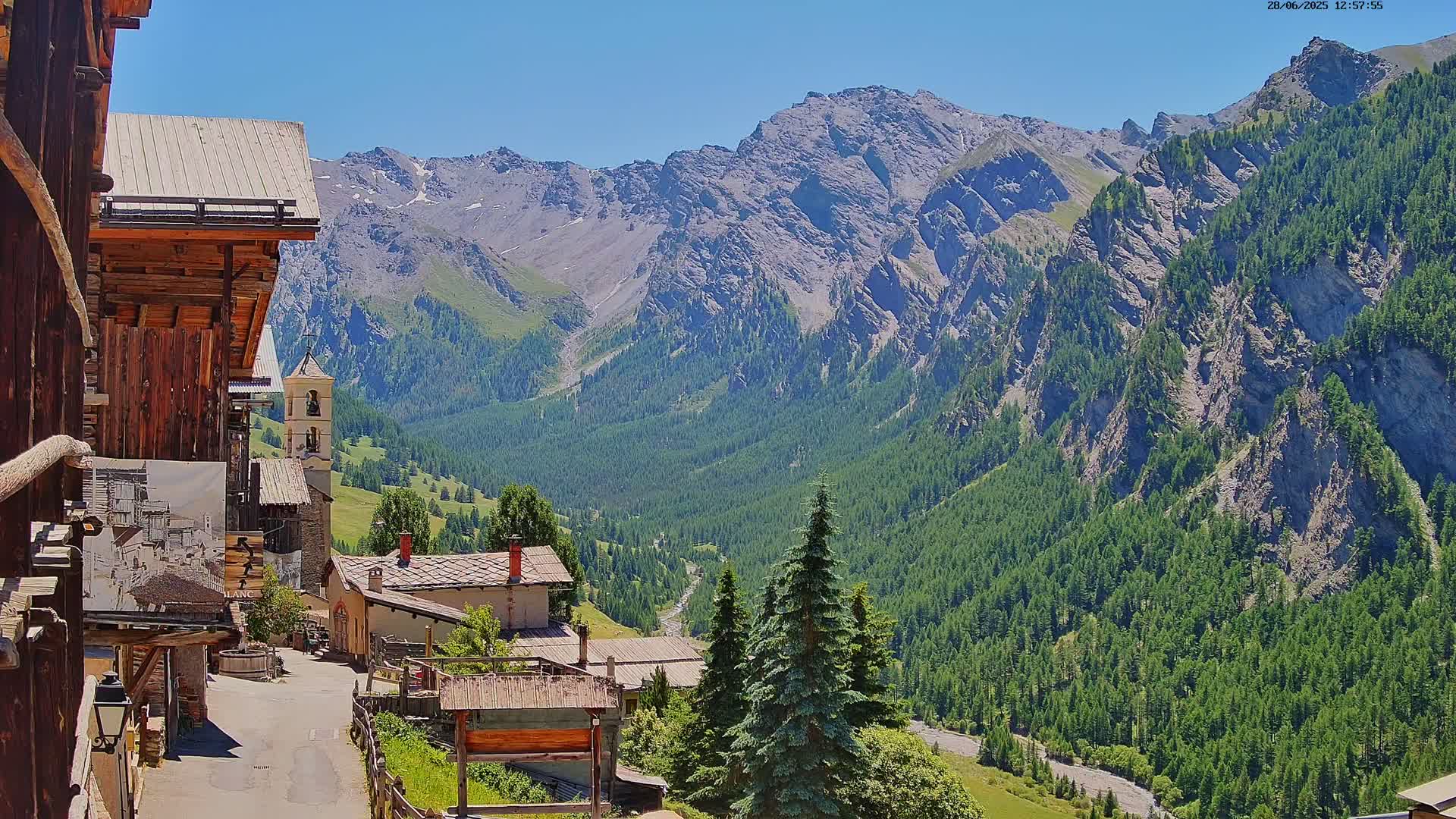 Saint-Véran Village Live Cam - Briancon, Hautes-Alpes, Provence-Alpes-Cote d’Azur, France