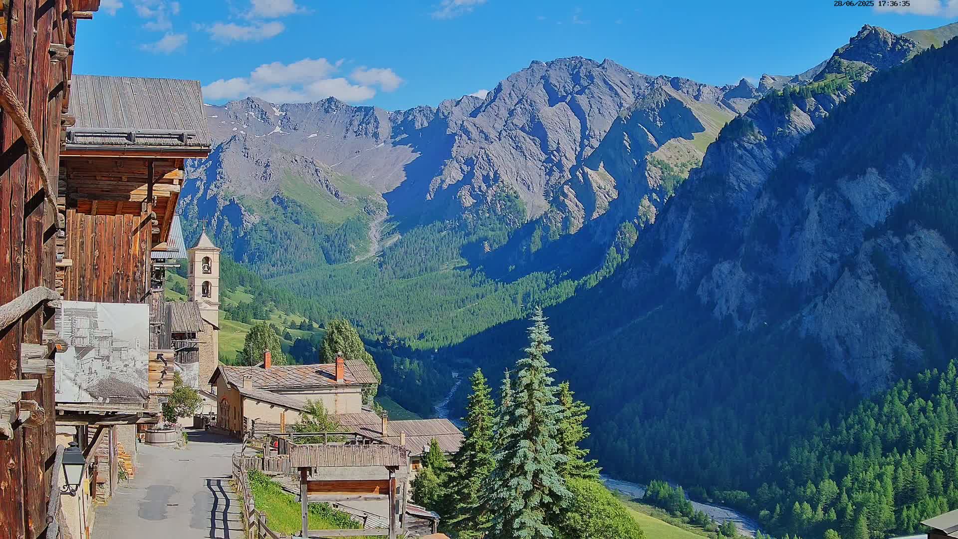Saint-Véran Village Live Cam - Briancon, Hautes-Alpes, Provence-Alpes-Cote d’Azur, France