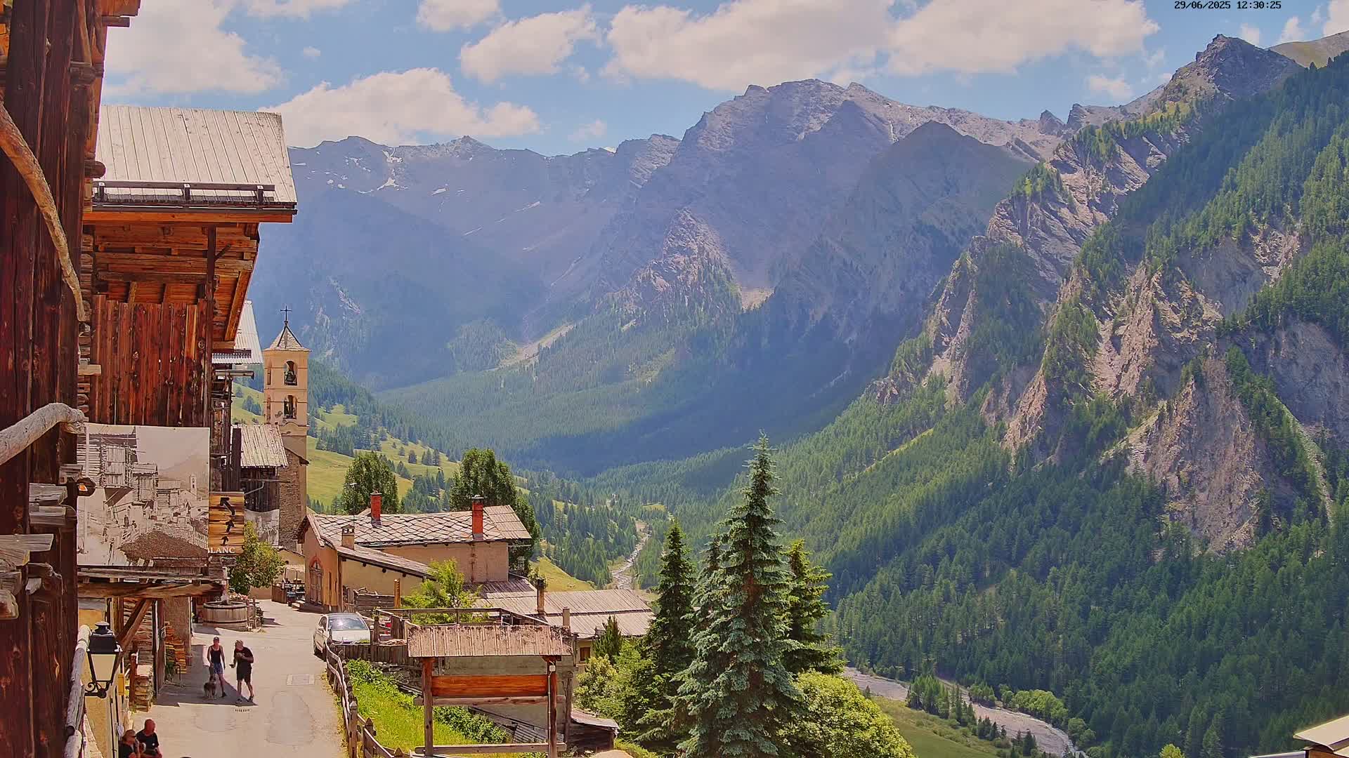Saint-Véran Village Live Cam - Briancon, Hautes-Alpes, Provence-Alpes-Cote d’Azur, France