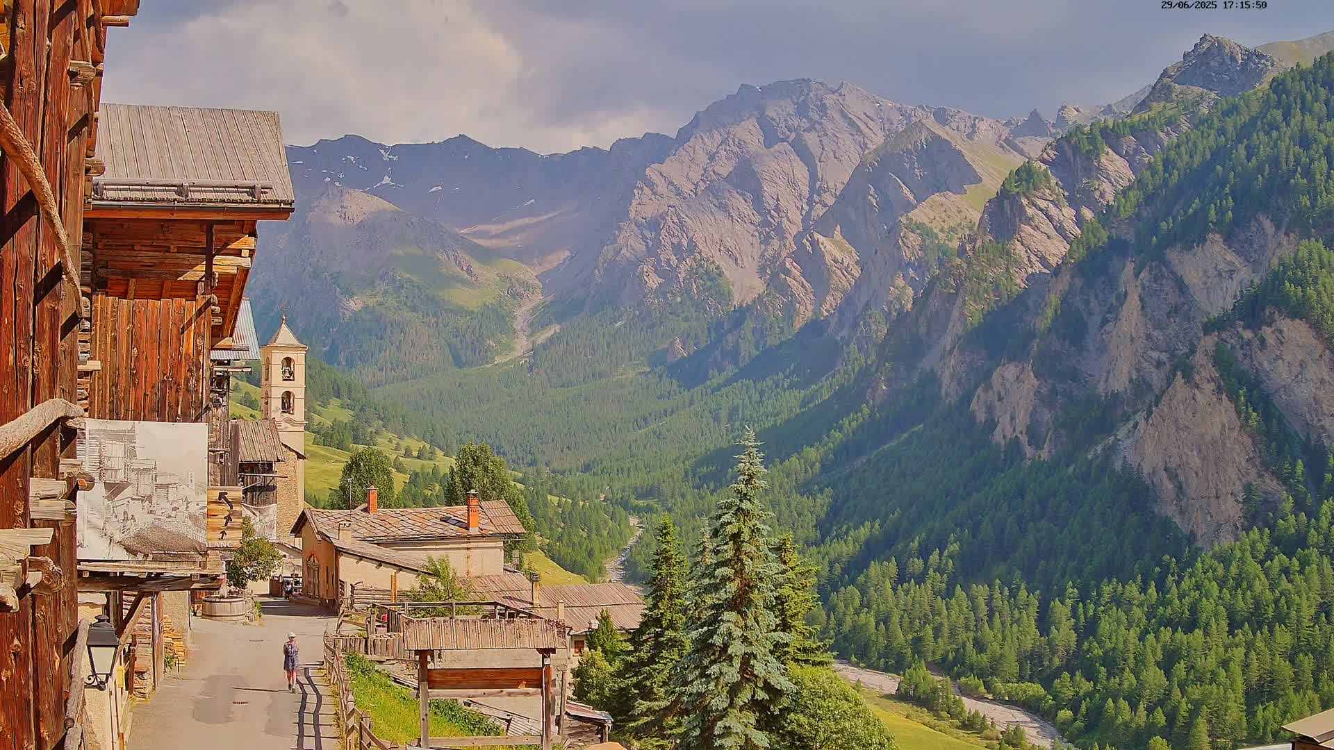 Saint-Véran Village Live Cam - Briancon, Hautes-Alpes, Provence-Alpes-Cote d’Azur, France