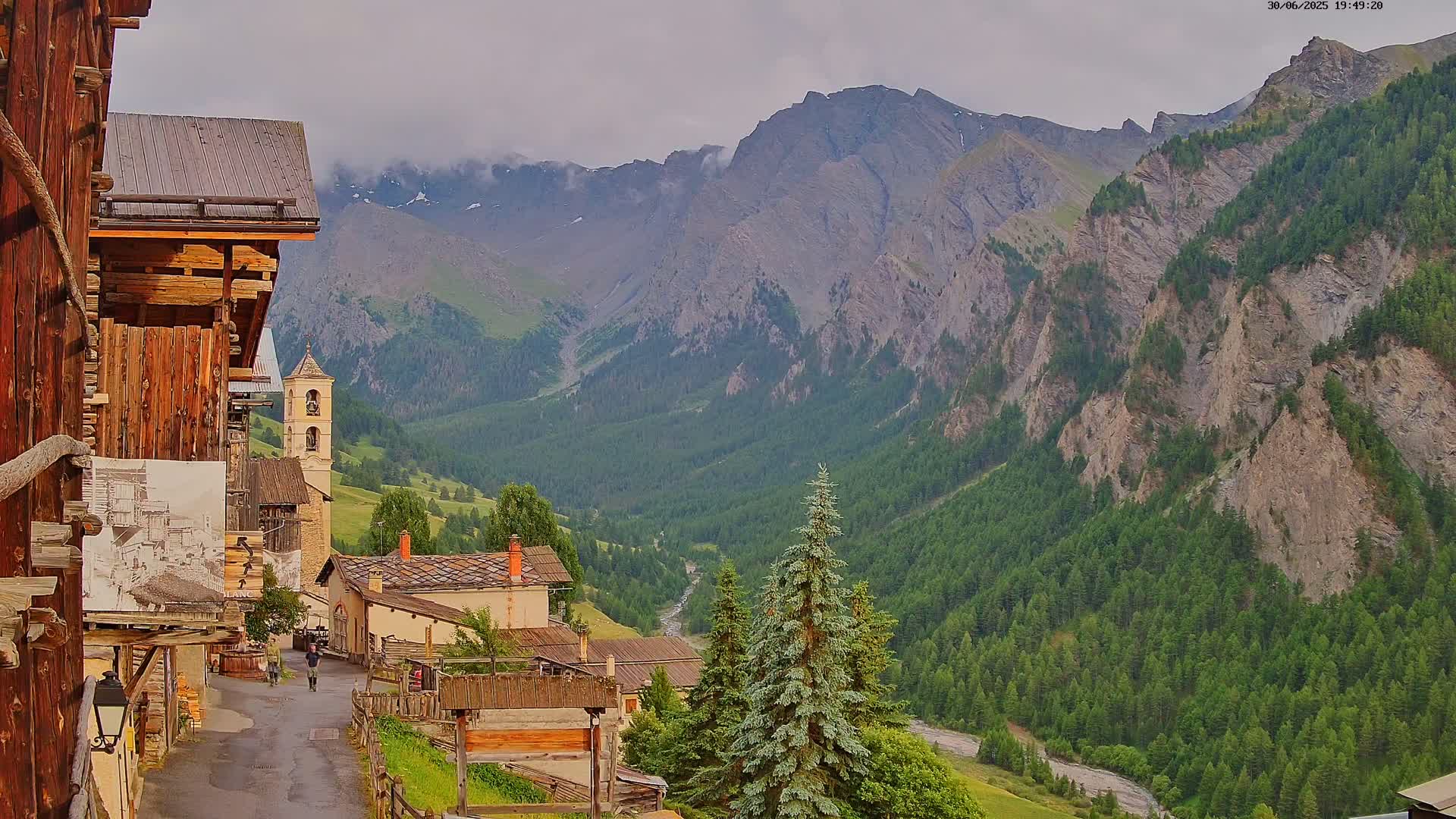 Saint-Véran Village Live Cam - Briancon, Hautes-Alpes, Provence-Alpes-Cote d’Azur, France