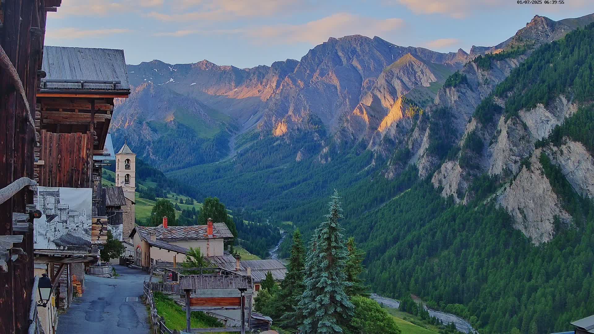 Saint-Véran Village Live Cam - Briancon, Hautes-Alpes, Provence-Alpes-Cote d’Azur, France