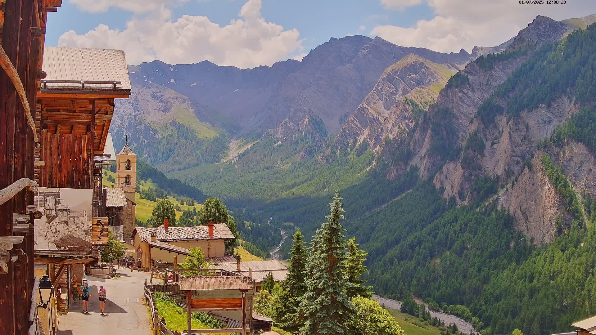 Saint-Véran Village Live Cam - Briancon, Hautes-Alpes, Provence-Alpes-Cote d’Azur, France
