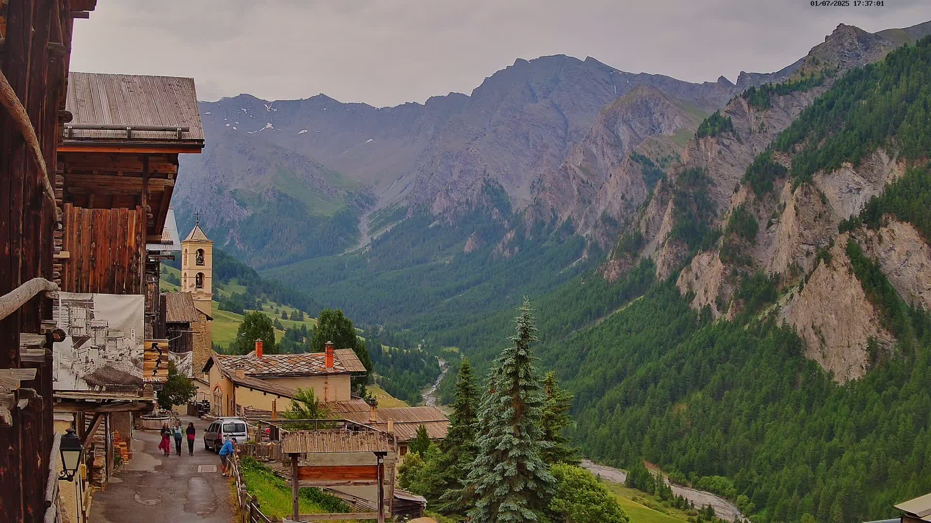 Saint-Véran Village Live Cam - Briancon, Hautes-Alpes, Provence-Alpes-Cote d’Azur, France