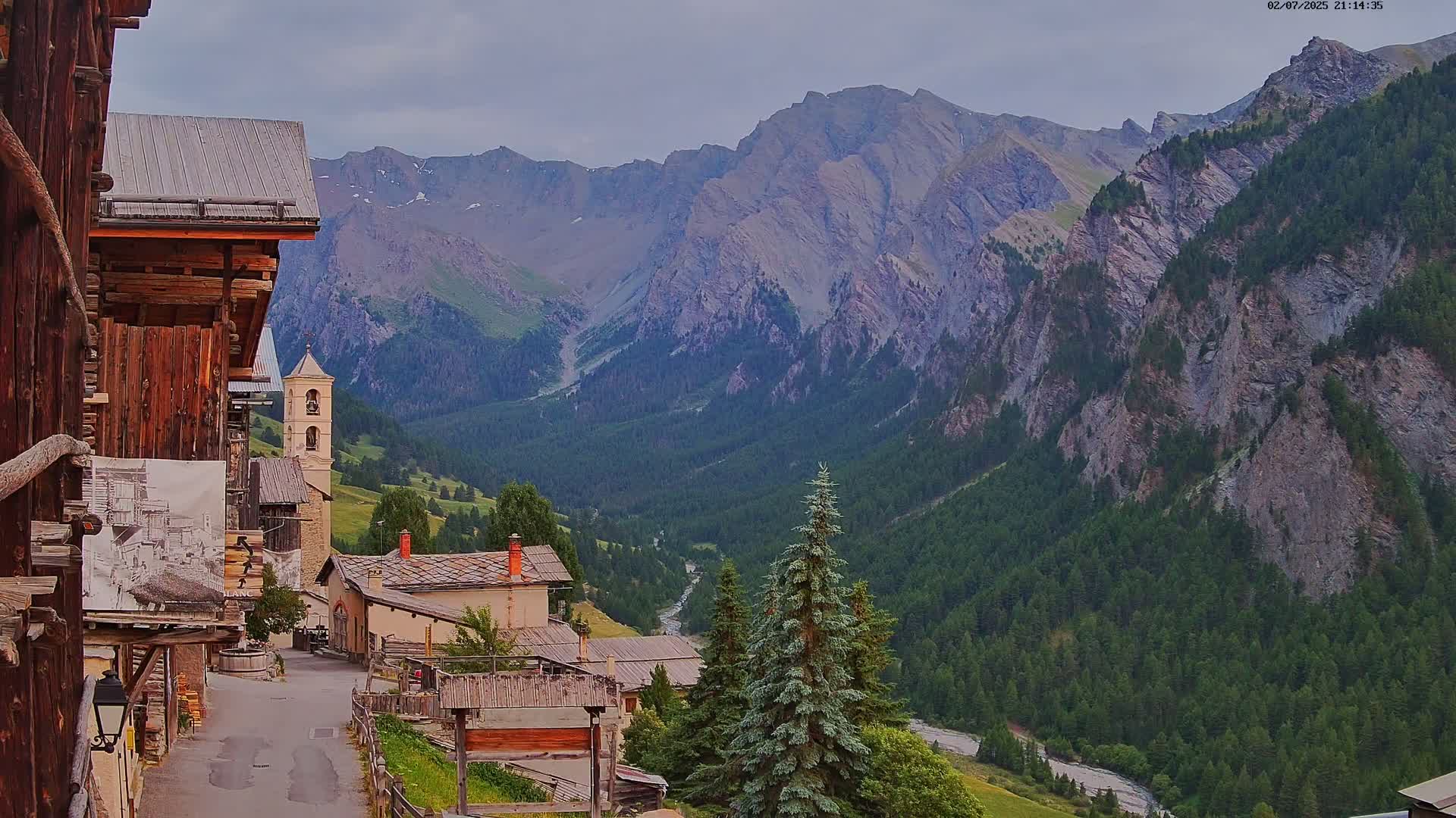 Saint-Véran Village Live Cam - Briancon, Hautes-Alpes, Provence-Alpes-Cote d’Azur, France