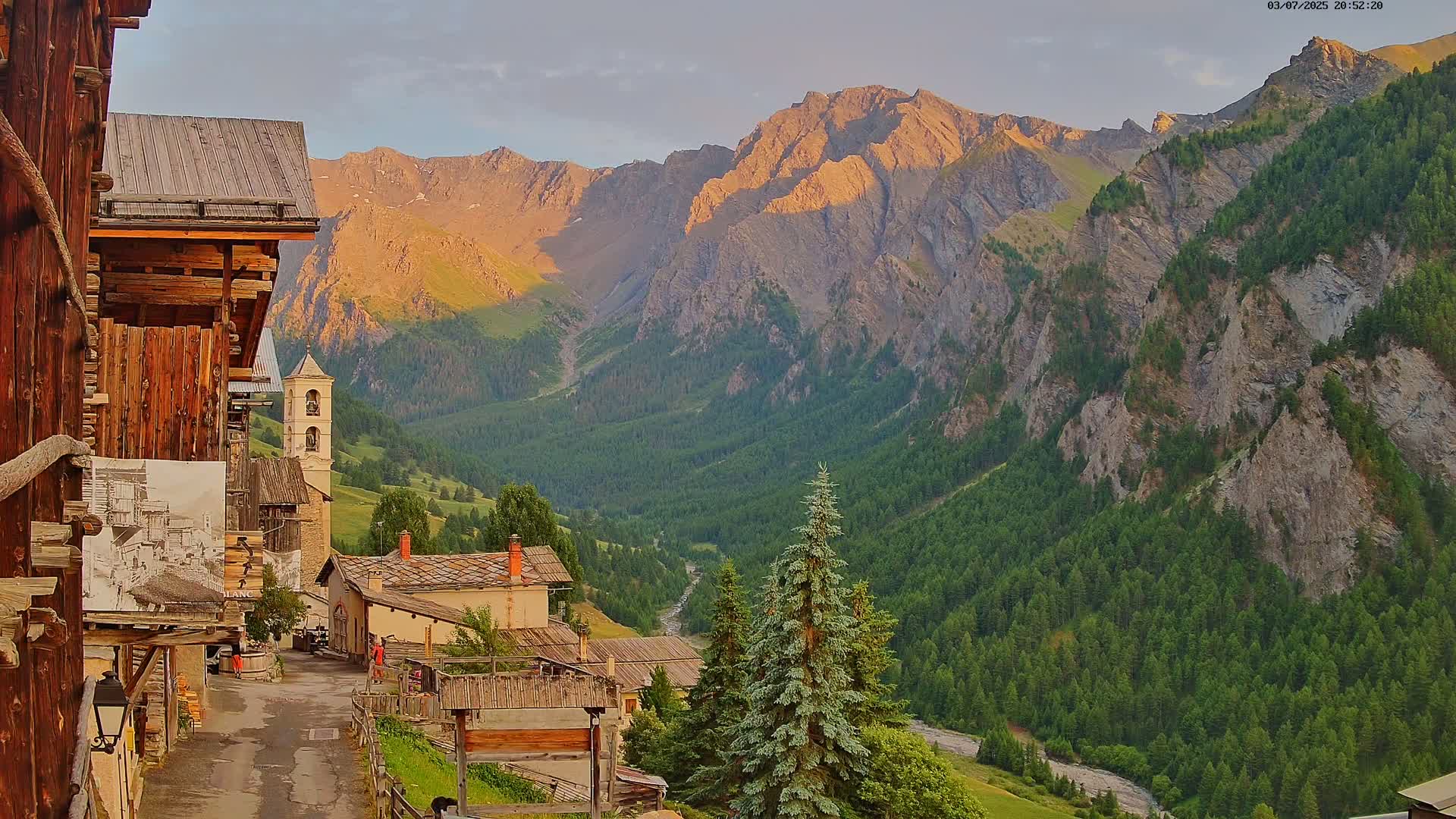 Saint-Véran Village Live Cam - Briancon, Hautes-Alpes, Provence-Alpes-Cote d’Azur, France