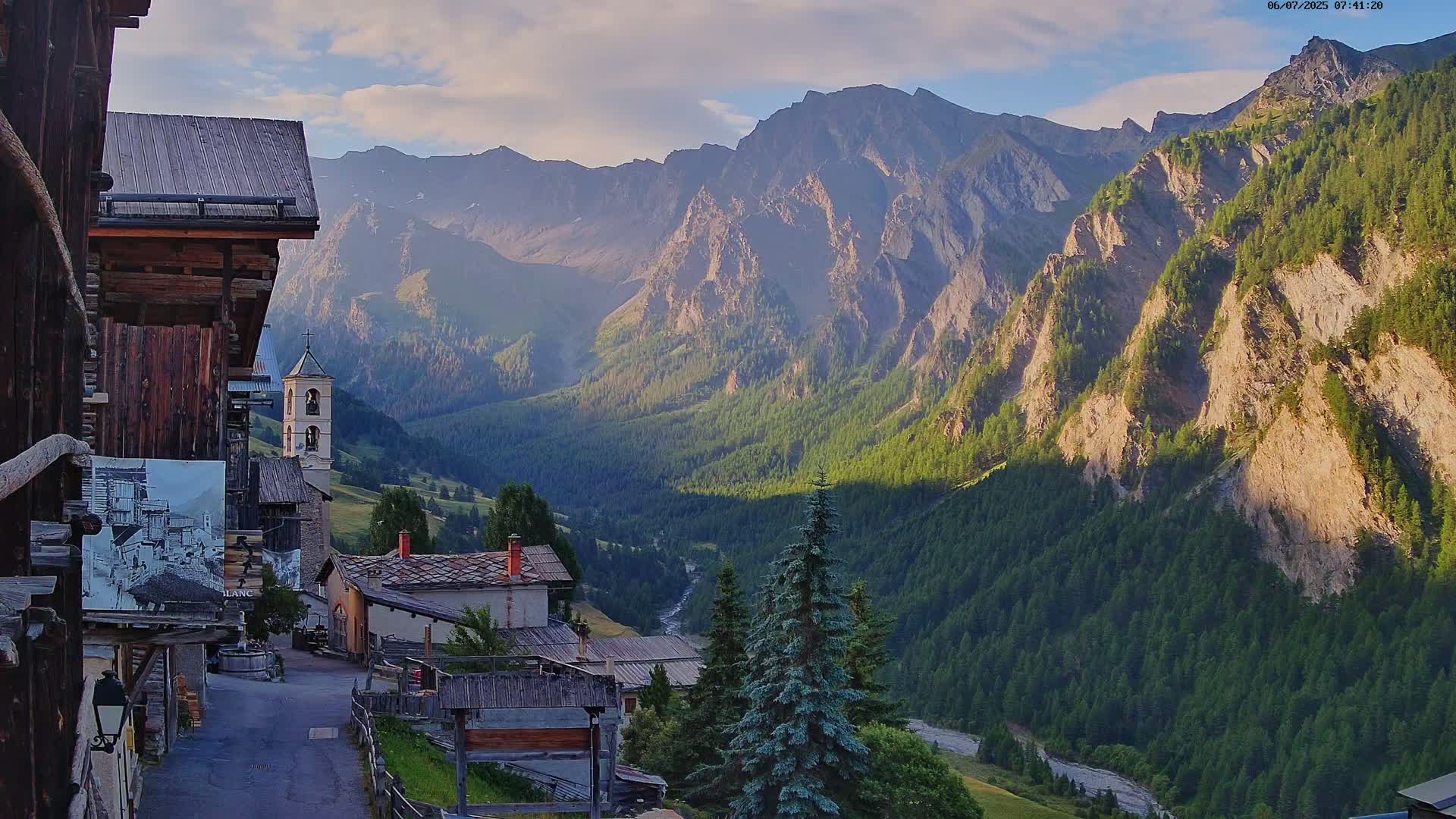 Saint-Véran Village Live Cam - Briancon, Hautes-Alpes, Provence-Alpes-Cote d’Azur, France