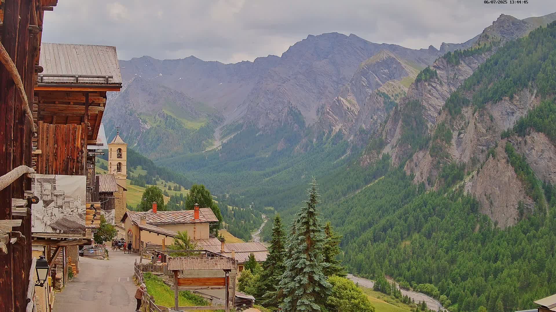 Saint-Véran Village Live Cam - Briancon, Hautes-Alpes, Provence-Alpes-Cote d’Azur, France