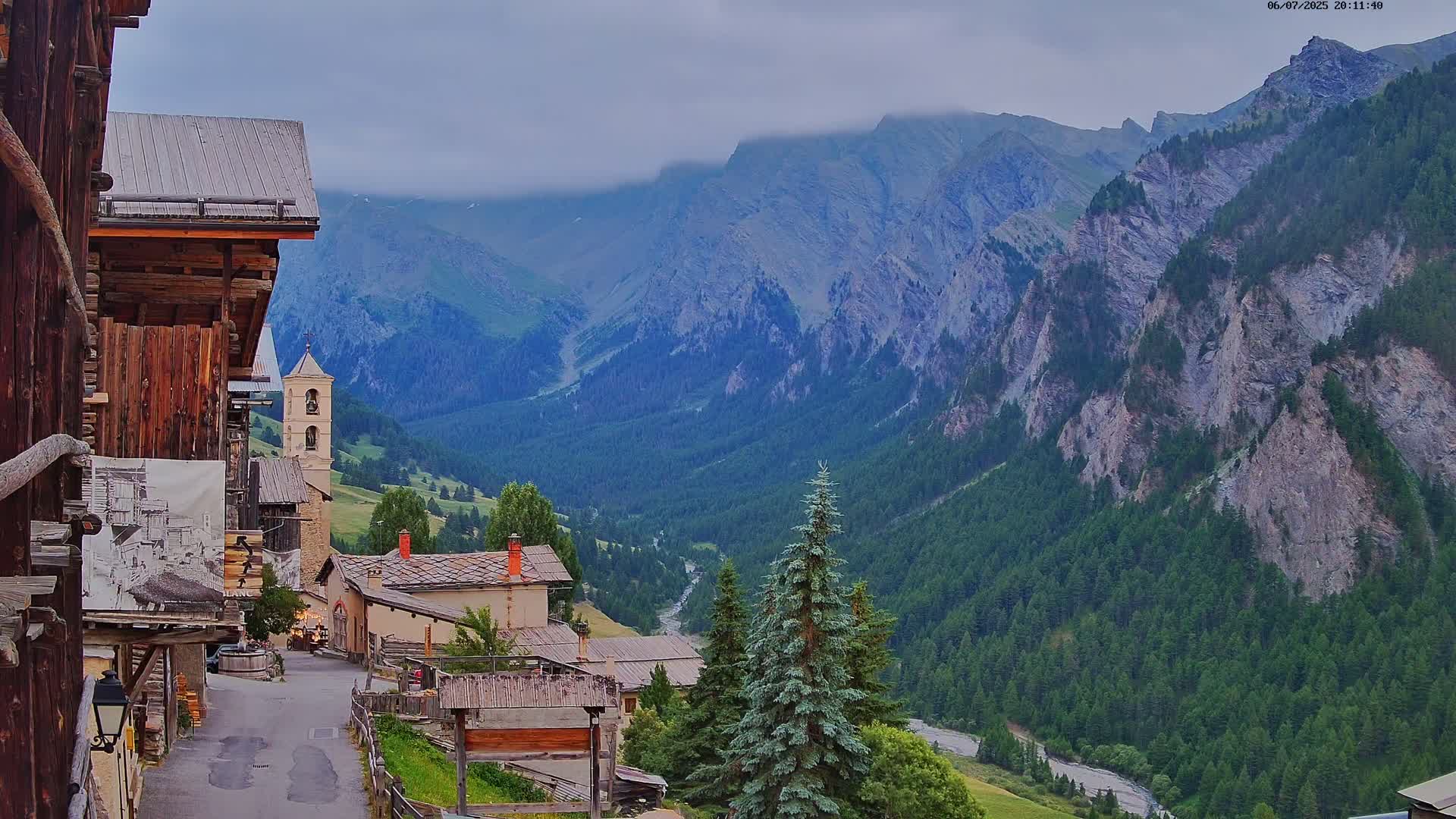 Saint-Véran Village Live Cam - Briancon, Hautes-Alpes, Provence-Alpes-Cote d’Azur, France