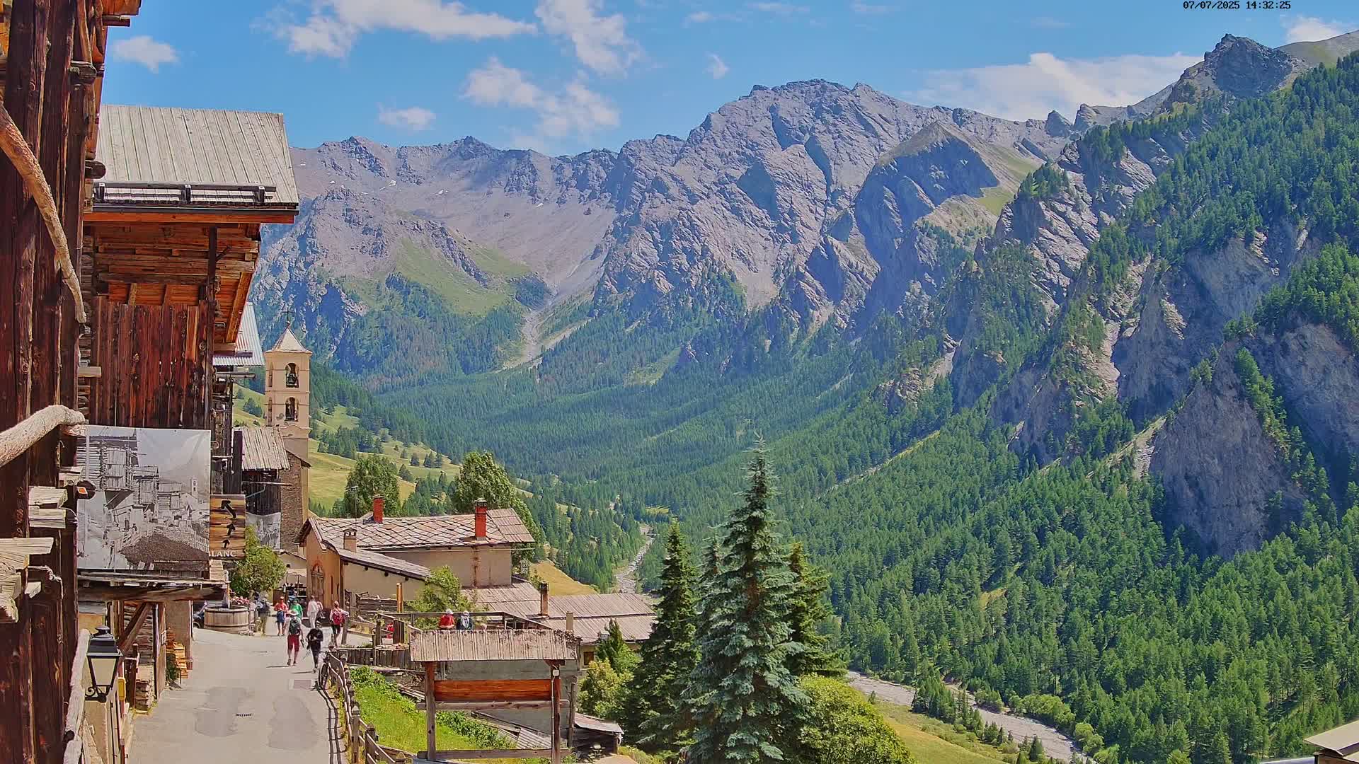Saint-Véran Village Live Cam - Briancon, Hautes-Alpes, Provence-Alpes-Cote d’Azur, France