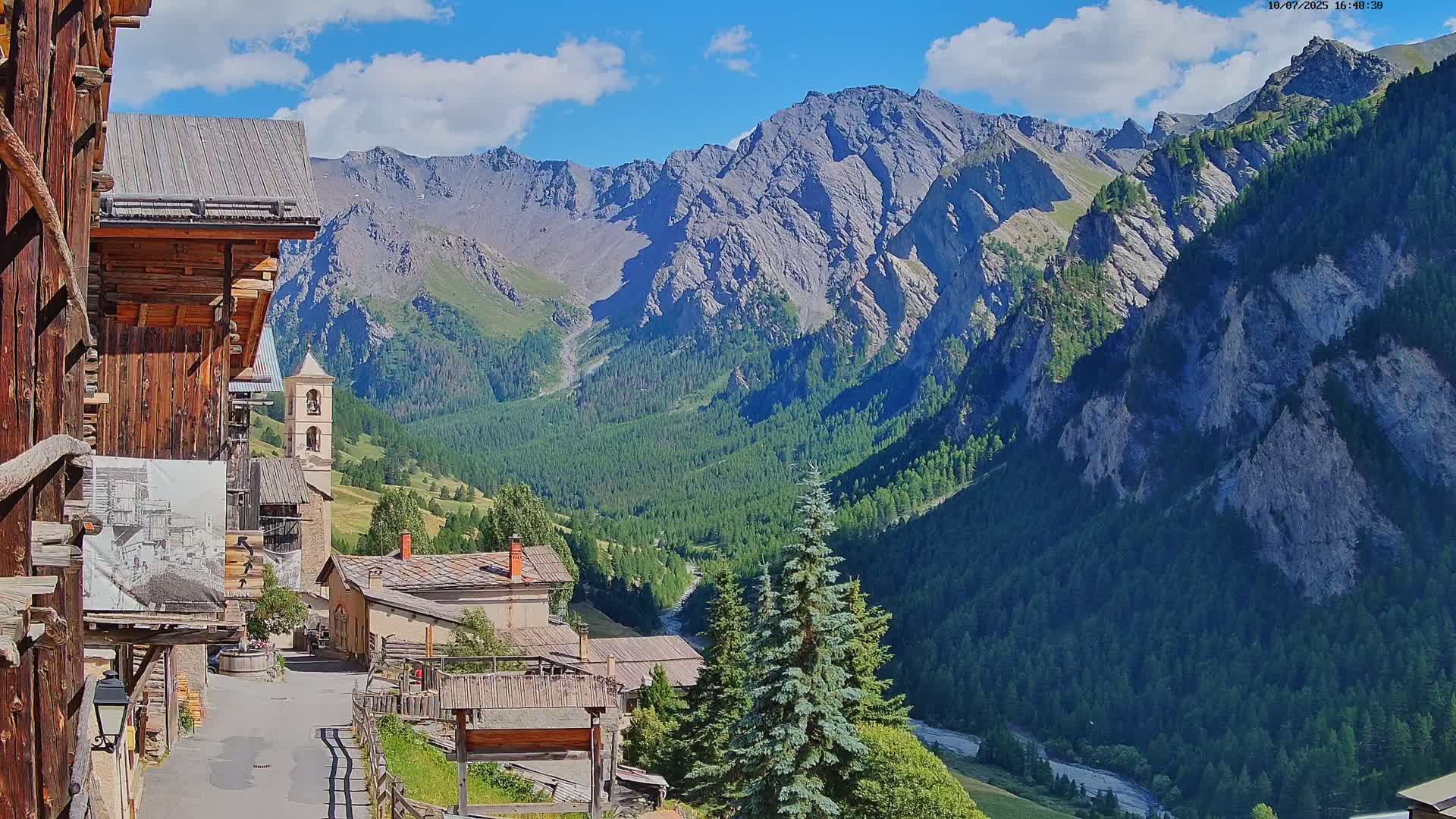 Saint-Véran Village Live Cam - Briancon, Hautes-Alpes, Provence-Alpes-Cote d’Azur, France
