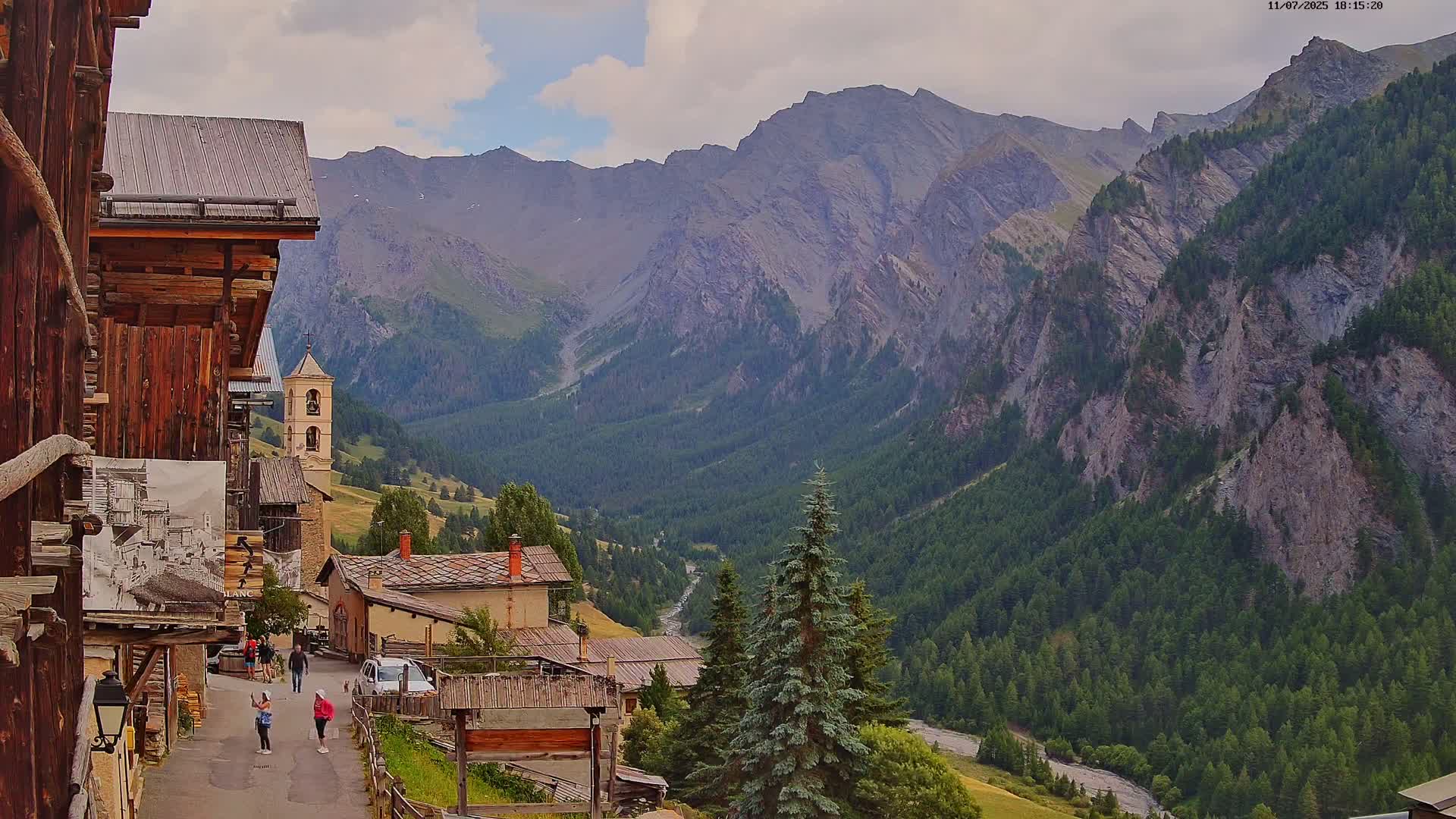 Saint-Véran Village Live Cam - Briancon, Hautes-Alpes, Provence-Alpes-Cote d’Azur, France
