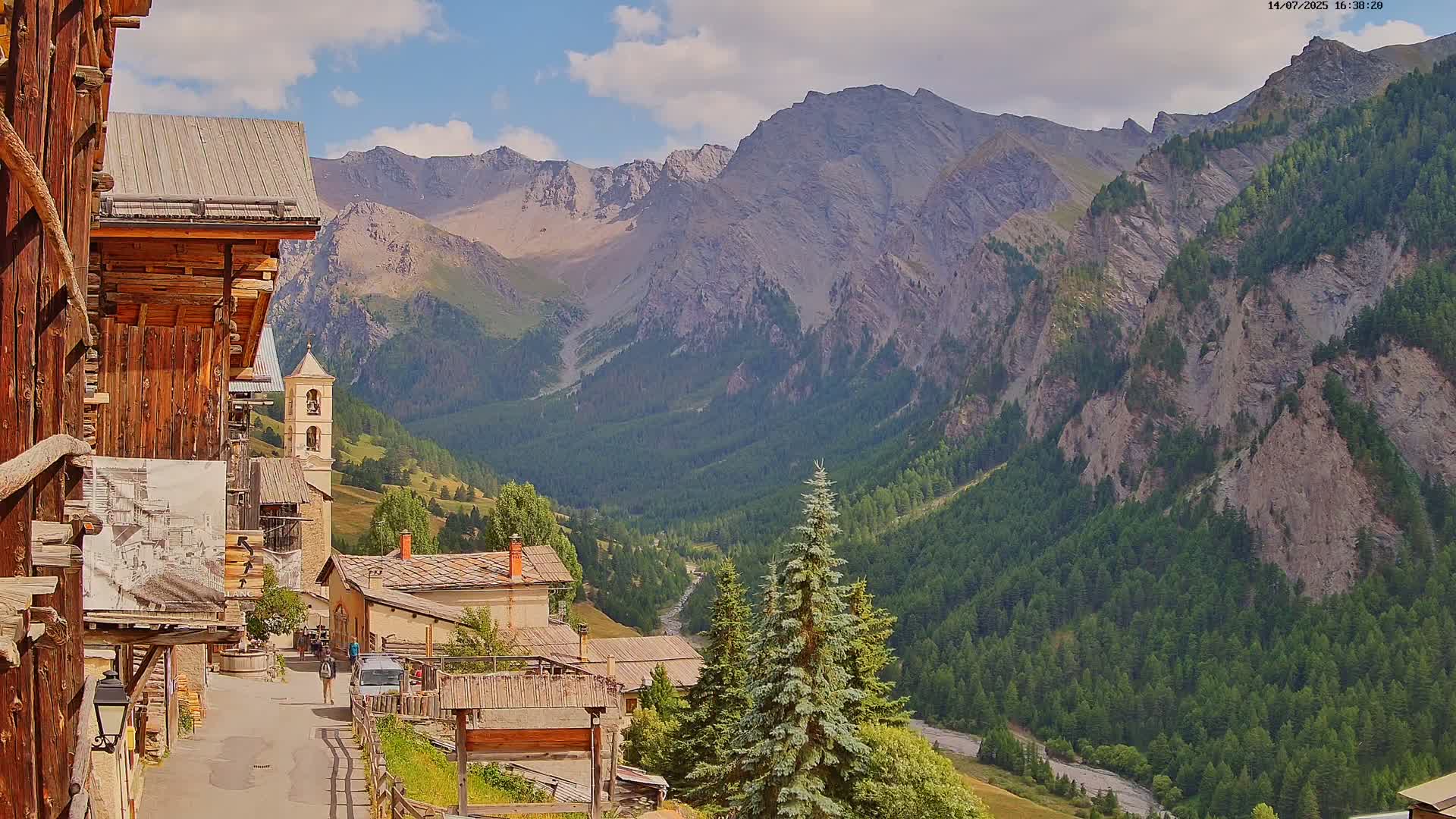 Saint-Véran Village Live Cam - Briancon, Hautes-Alpes, Provence-Alpes-Cote d’Azur, France