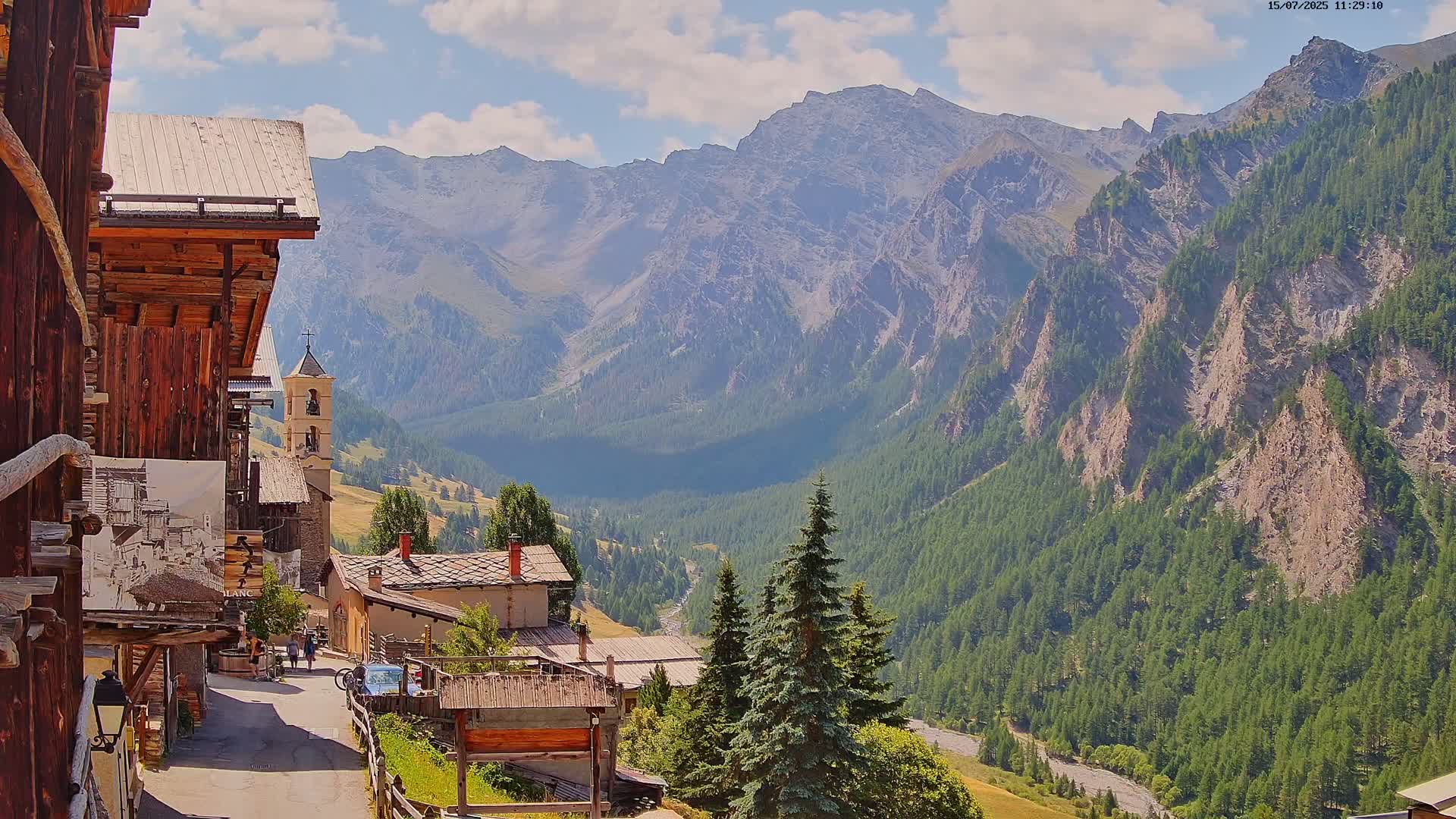 Saint-Véran Village Live Cam - Briancon, Hautes-Alpes, Provence-Alpes-Cote d’Azur, France