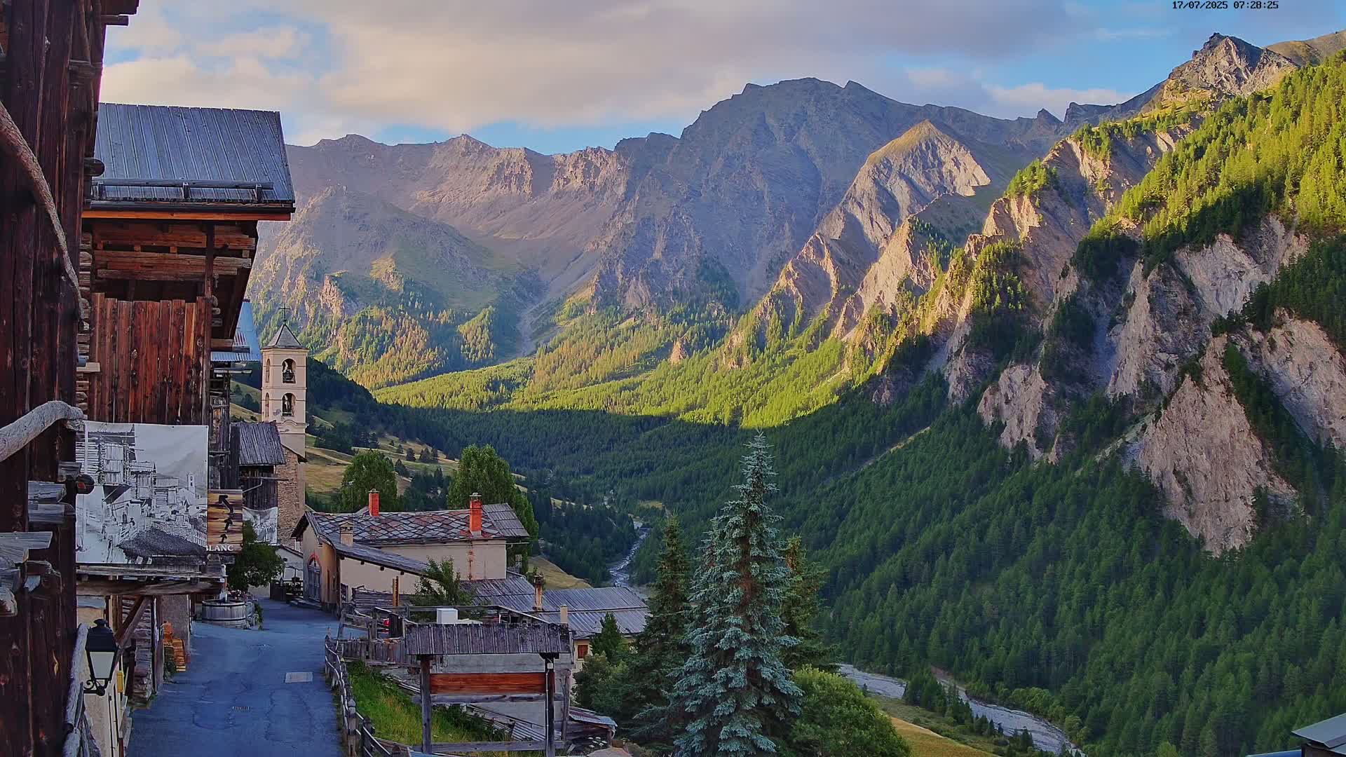 Saint-Véran Village Live Cam - Briancon, Hautes-Alpes, Provence-Alpes-Cote d’Azur, France