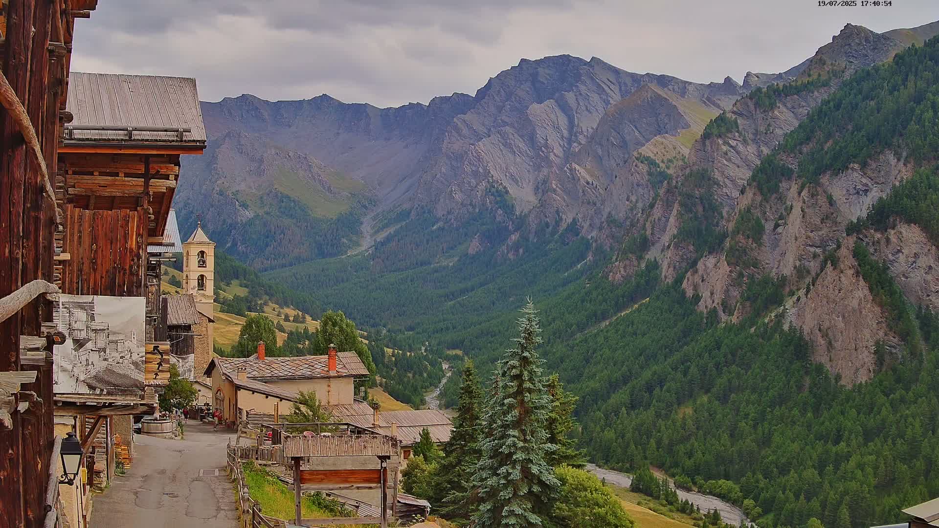 Saint-Véran Village Live Cam - Briancon, Hautes-Alpes, Provence-Alpes-Cote d’Azur, France