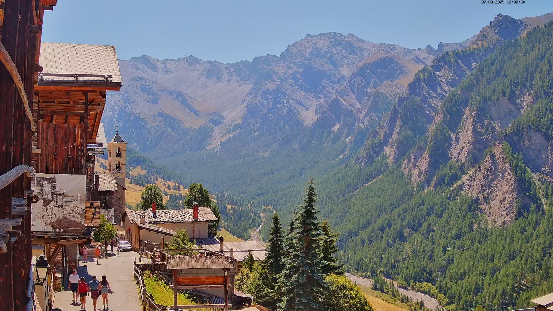 Saint-Véran Village Live Cam - Briancon, Hautes-Alpes, Provence-Alpes-Cote d’Azur, France