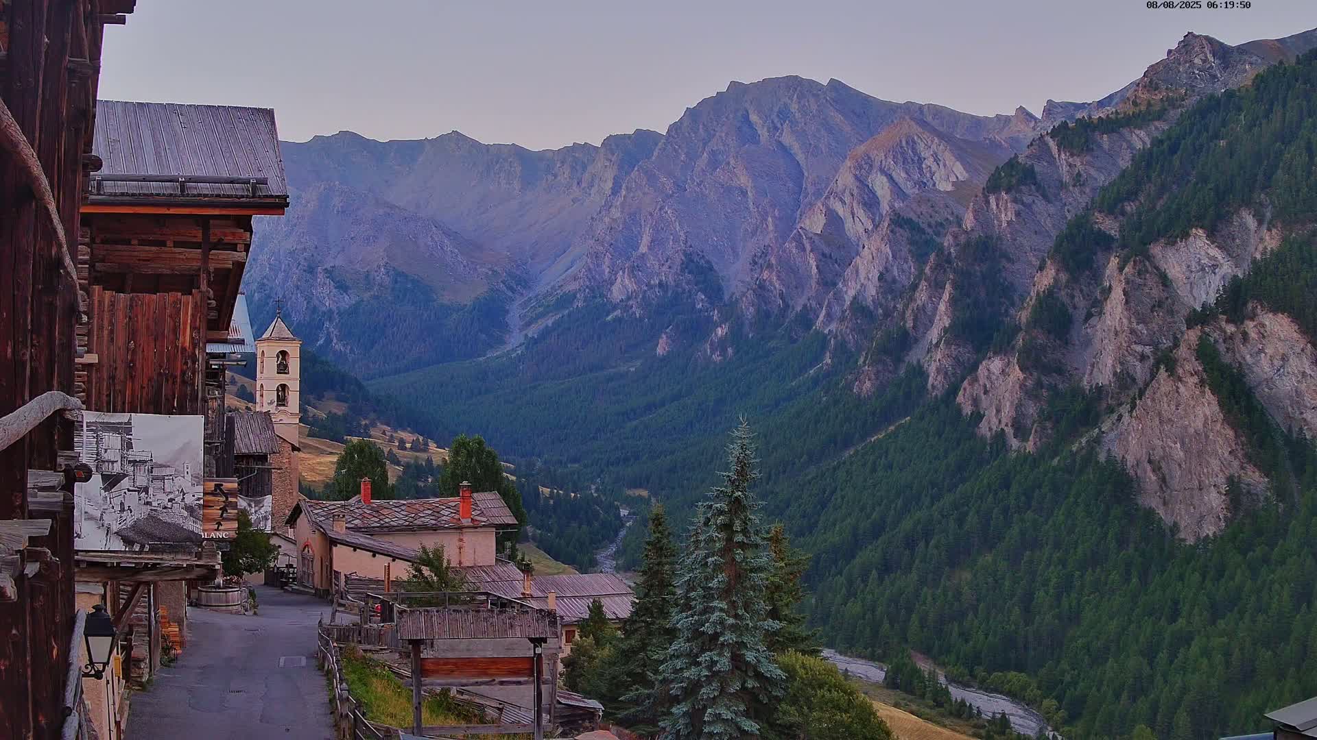 Saint-Véran Village Live Cam - Briancon, Hautes-Alpes, Provence-Alpes-Cote d’Azur, France