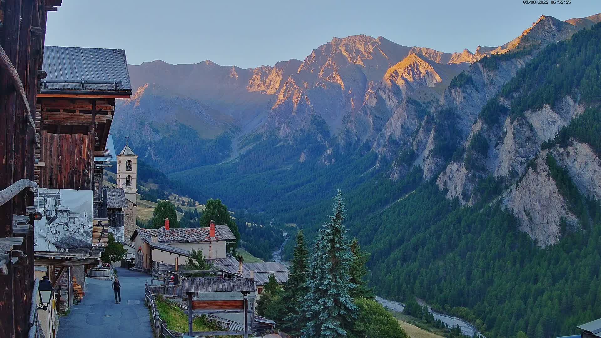 Saint-Véran Village Live Cam - Briancon, Hautes-Alpes, Provence-Alpes-Cote d’Azur, France