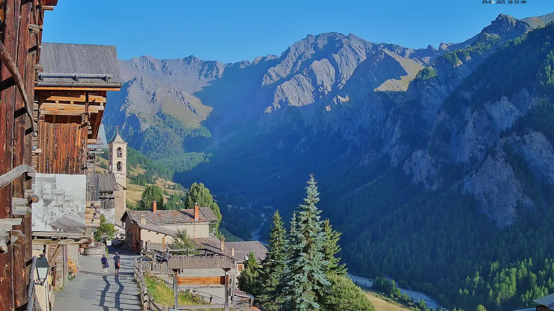 Saint-Véran Village Live Cam - Briancon, Hautes-Alpes, Provence-Alpes-Cote d’Azur, France