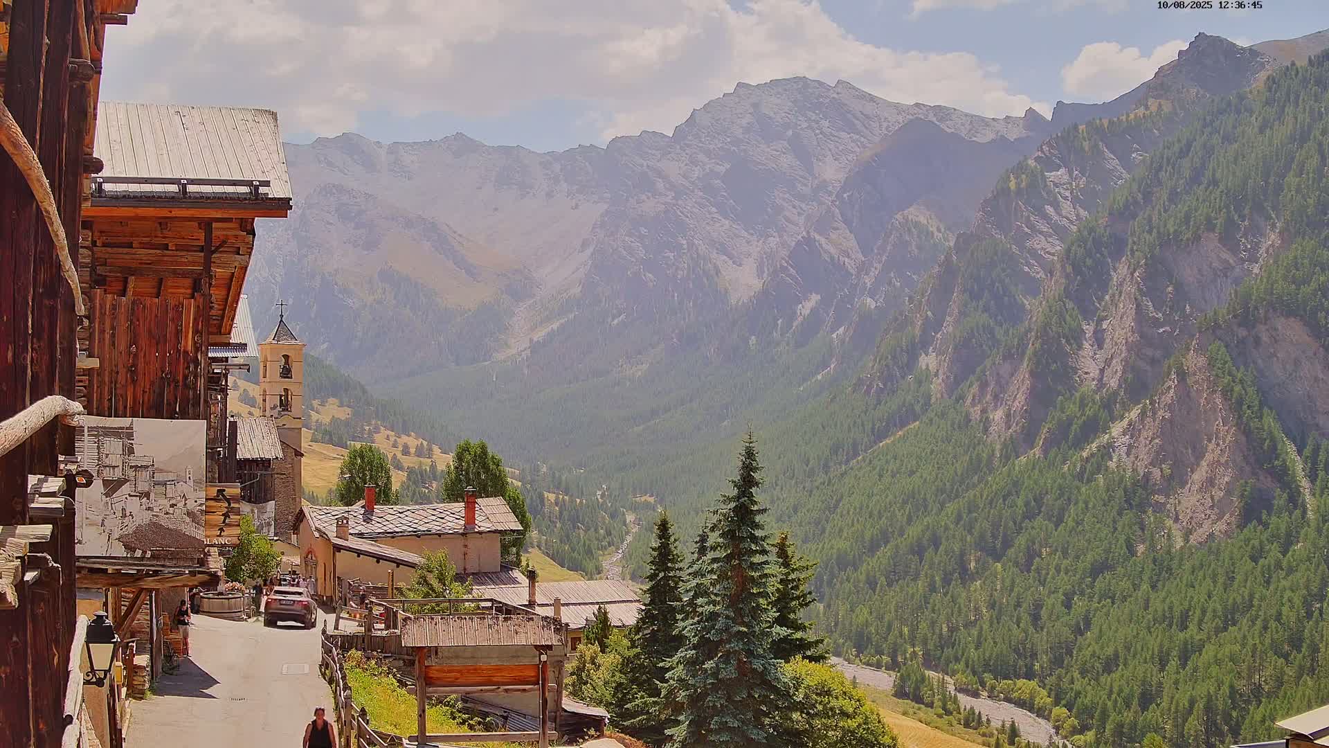 Saint-Véran Village Live Cam - Briancon, Hautes-Alpes, Provence-Alpes-Cote d’Azur, France