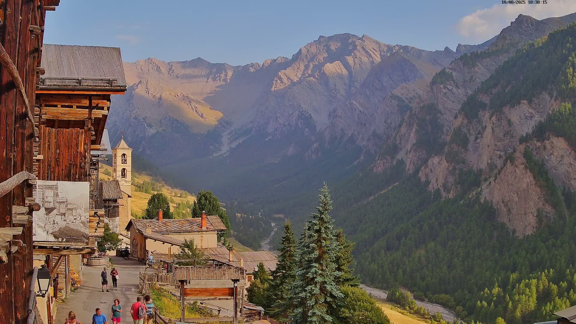 Saint-Véran Village Live Cam - Briancon, Hautes-Alpes, Provence-Alpes-Cote d’Azur, France
