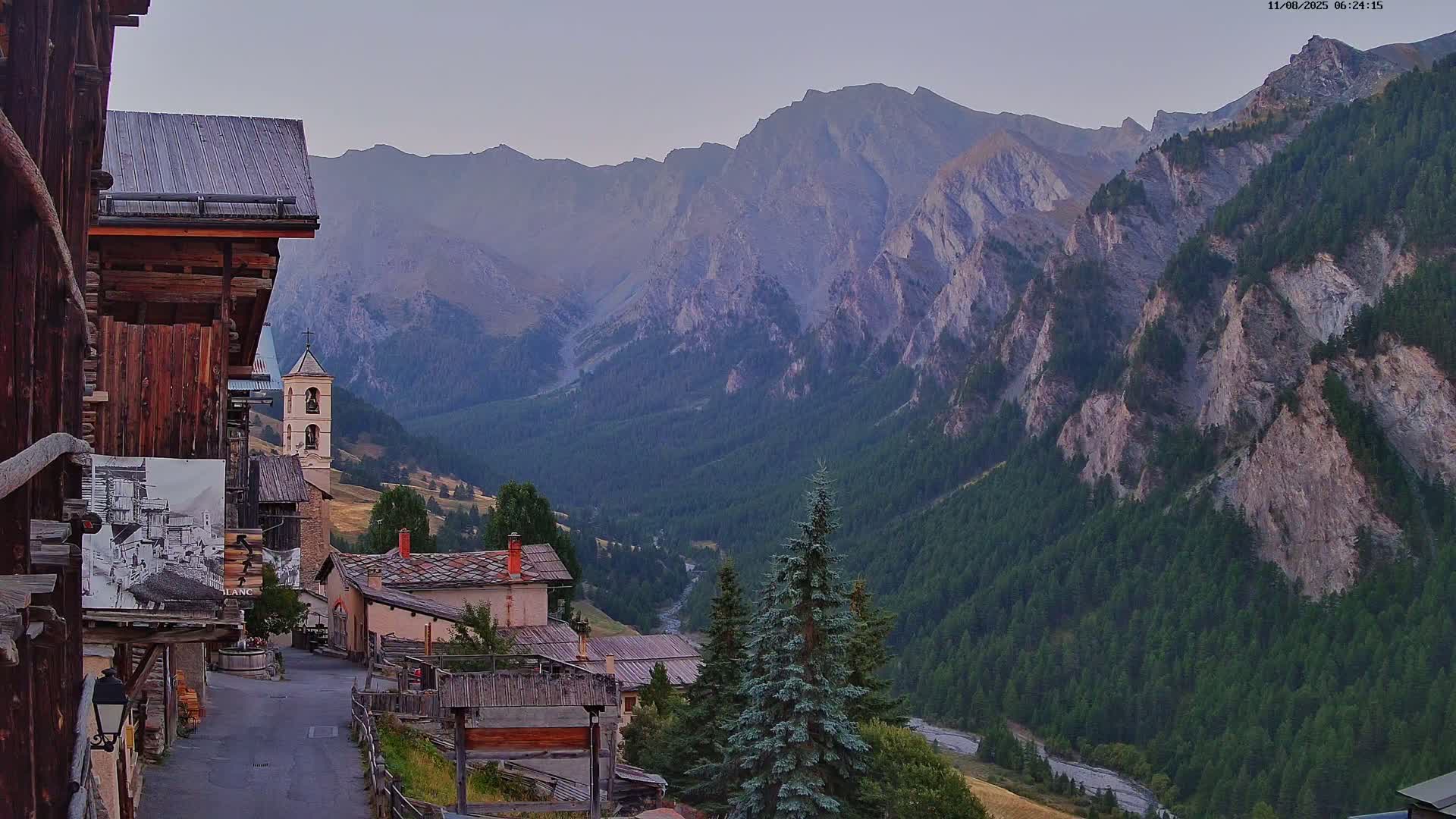 Saint-Véran Village Live Cam - Briancon, Hautes-Alpes, Provence-Alpes-Cote d’Azur, France