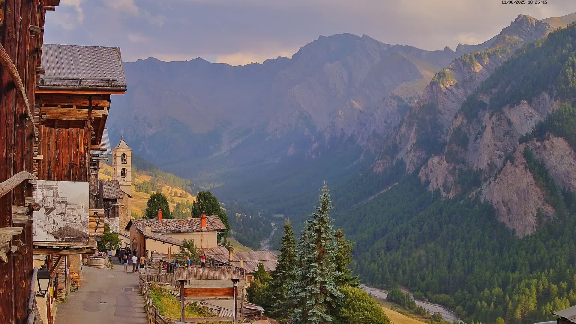 Saint-Véran Village Live Cam - Briancon, Hautes-Alpes, Provence-Alpes-Cote d’Azur, France