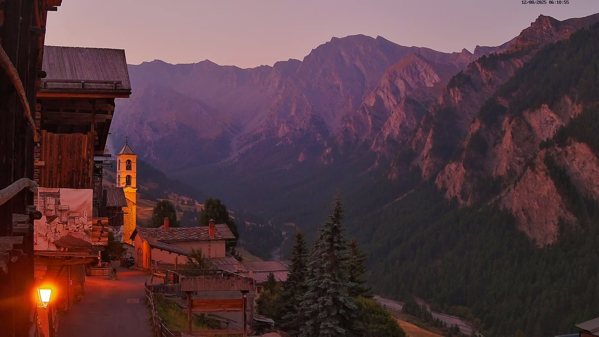 Saint-Véran Village Live Cam - Briancon, Hautes-Alpes, Provence-Alpes-Cote d’Azur, France