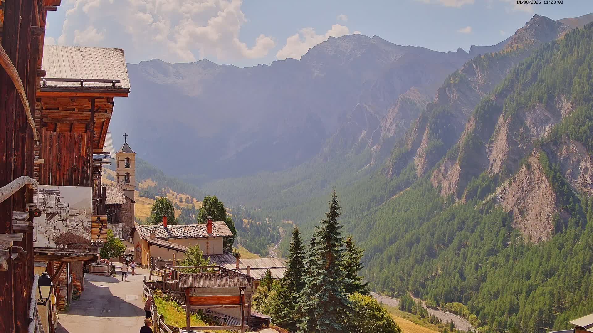 Saint-Véran Village Live Cam - Briancon, Hautes-Alpes, Provence-Alpes-Cote d’Azur, France