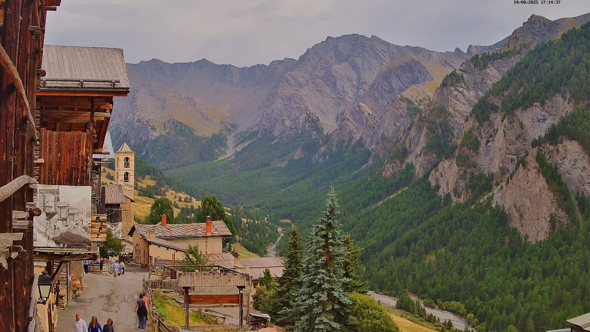 Saint-Véran Village Live Cam - Briancon, Hautes-Alpes, Provence-Alpes-Cote d’Azur, France