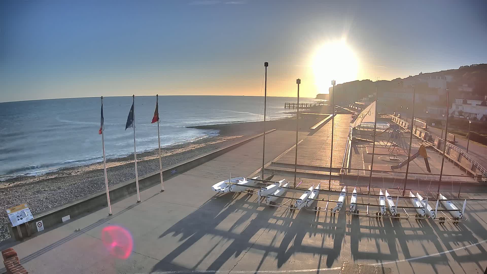 Plage de Veules-les-Roses Beach Live Cam - Dieppe, Seine-Maritime, Normandie, France