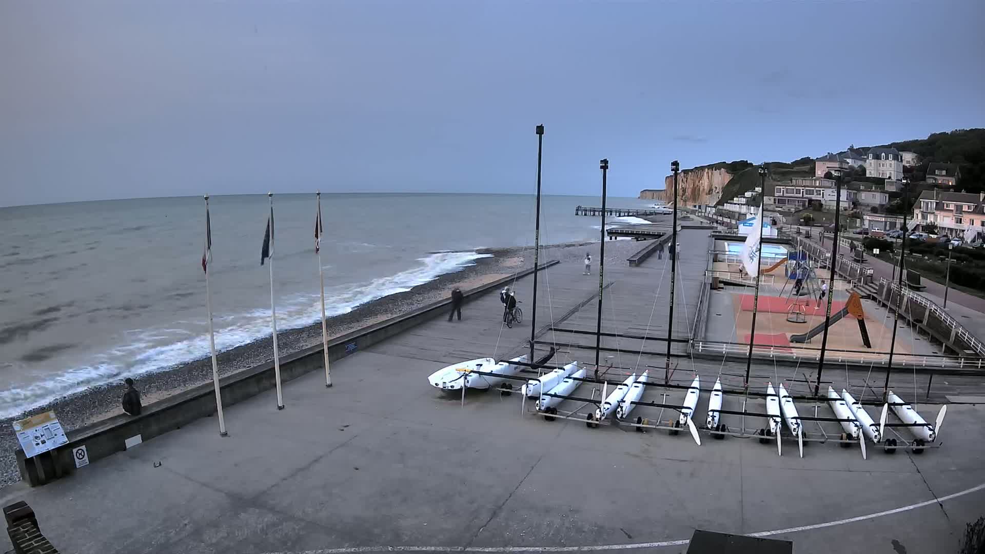 Plage de Veules-les-Roses Beach Live Cam - Dieppe, Seine-Maritime, Normandie, France