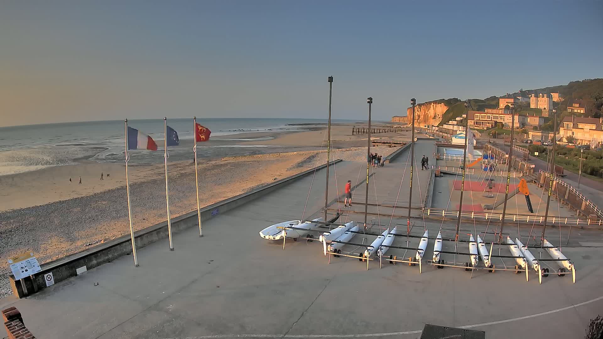 Plage de Veules-les-Roses Beach Live Cam - Dieppe, Seine-Maritime, Normandie, France