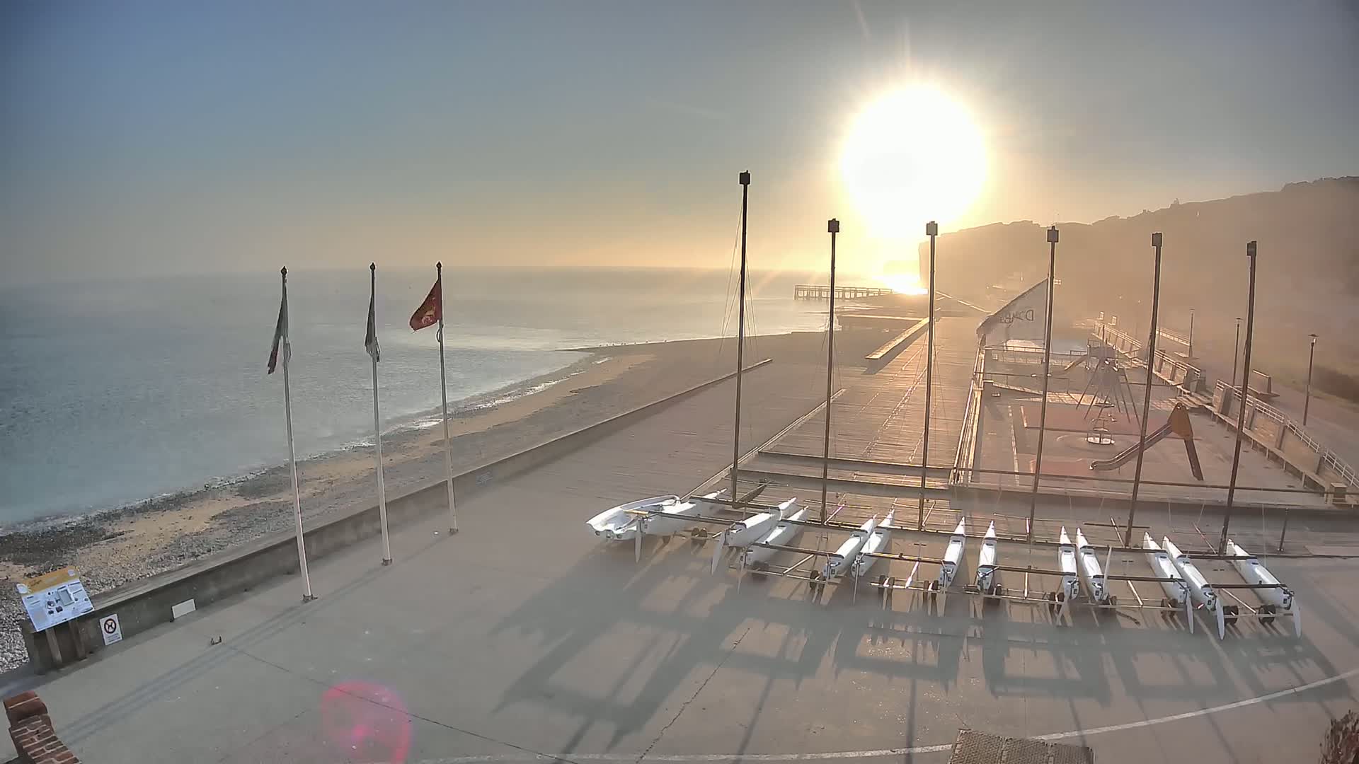 Plage de Veules-les-Roses Beach Live Cam - Dieppe, Seine-Maritime, Normandie, France