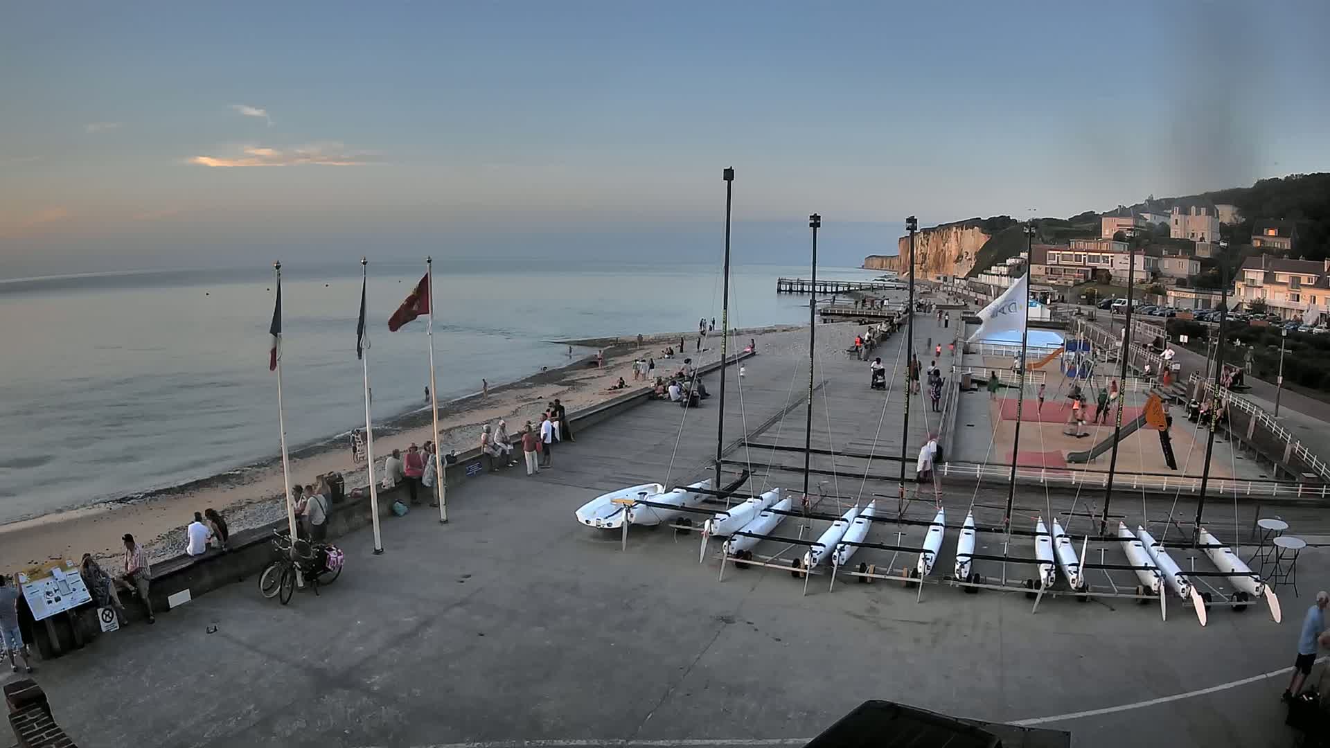Plage de Veules-les-Roses Beach Live Cam - Dieppe, Seine-Maritime, Normandie, France