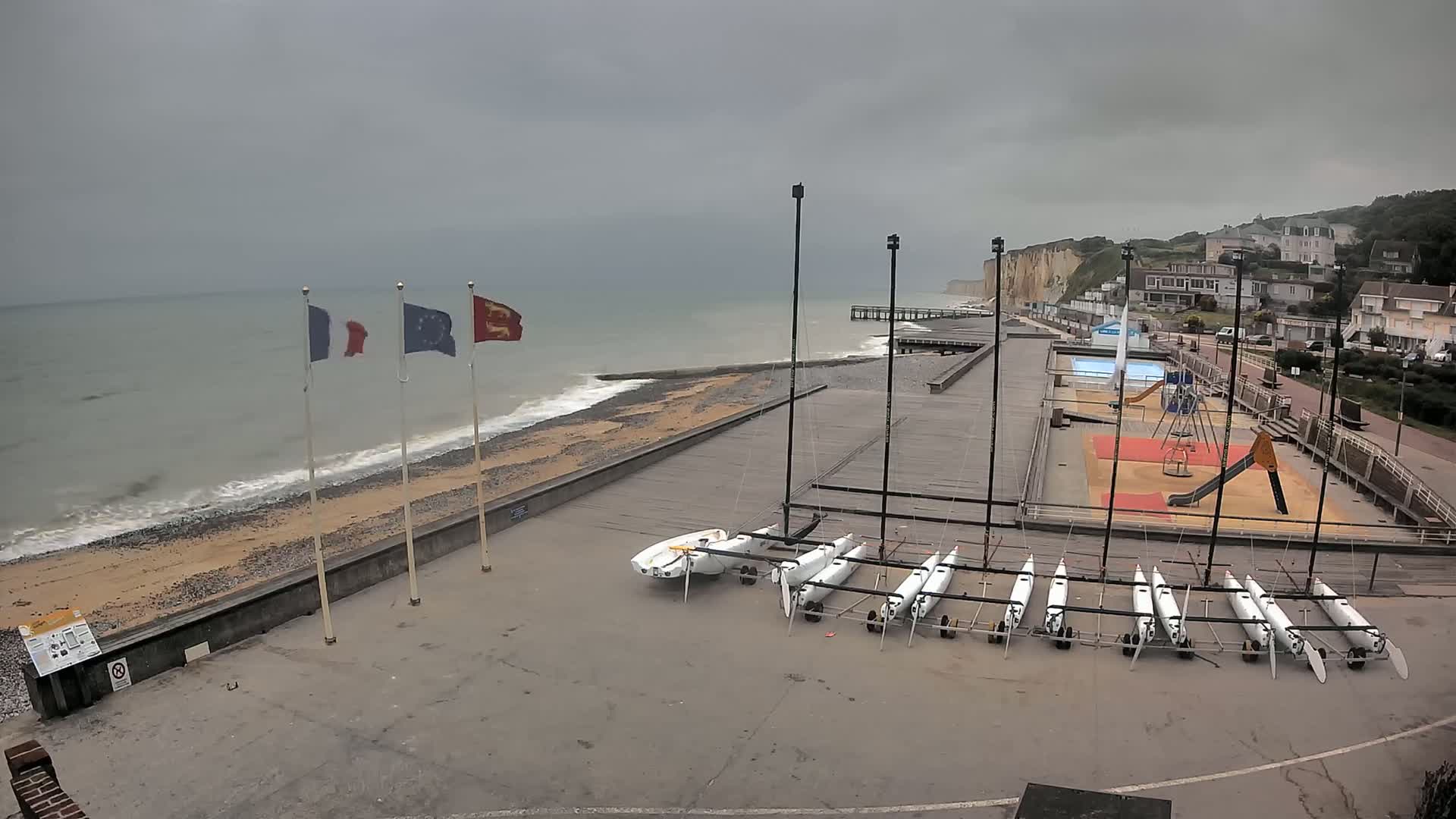 Plage de Veules-les-Roses Beach Live Cam - Dieppe, Seine-Maritime, Normandie, France