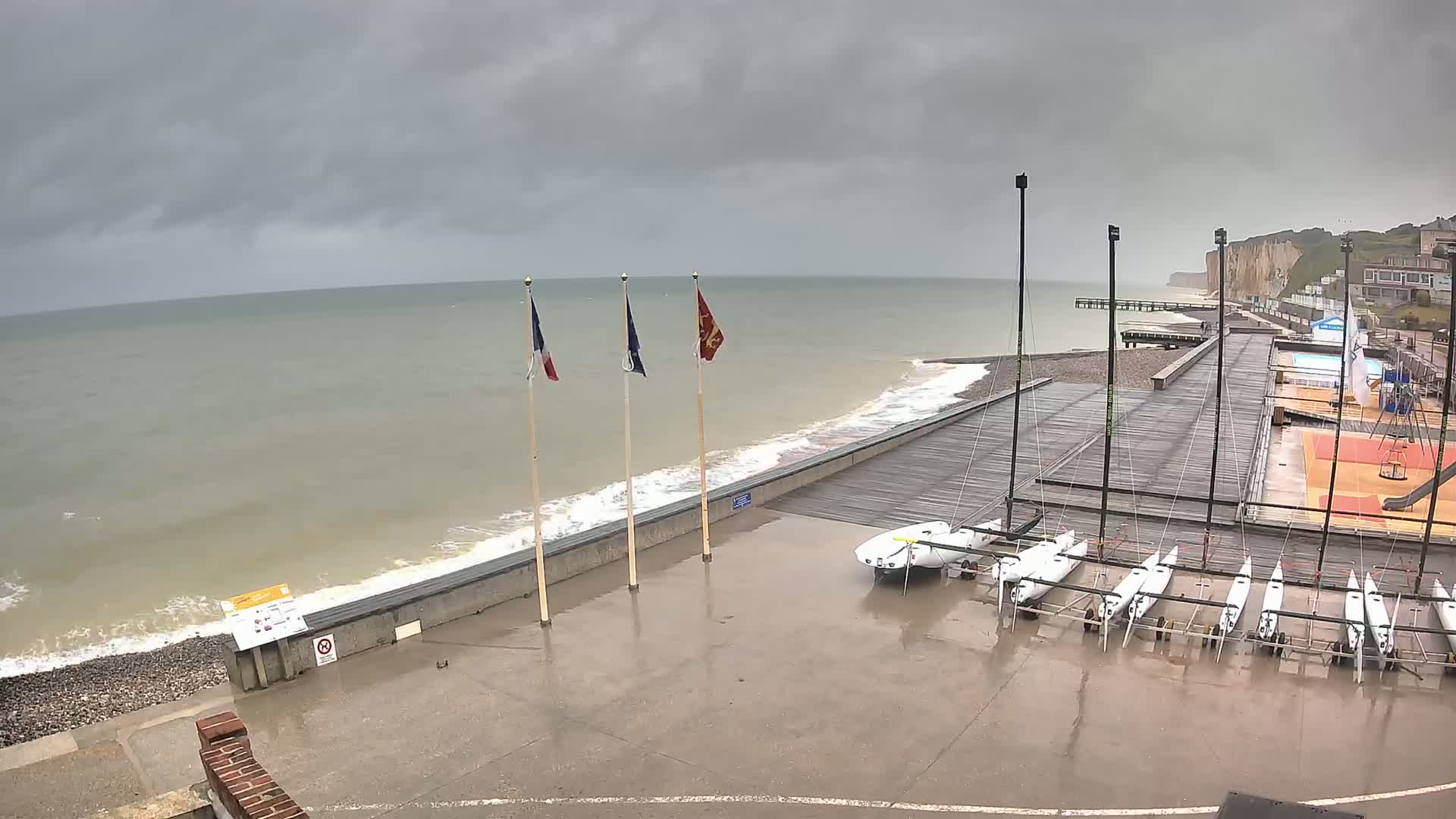Plage de Veules-les-Roses Beach Live Cam - Dieppe, Seine-Maritime, Normandie, France