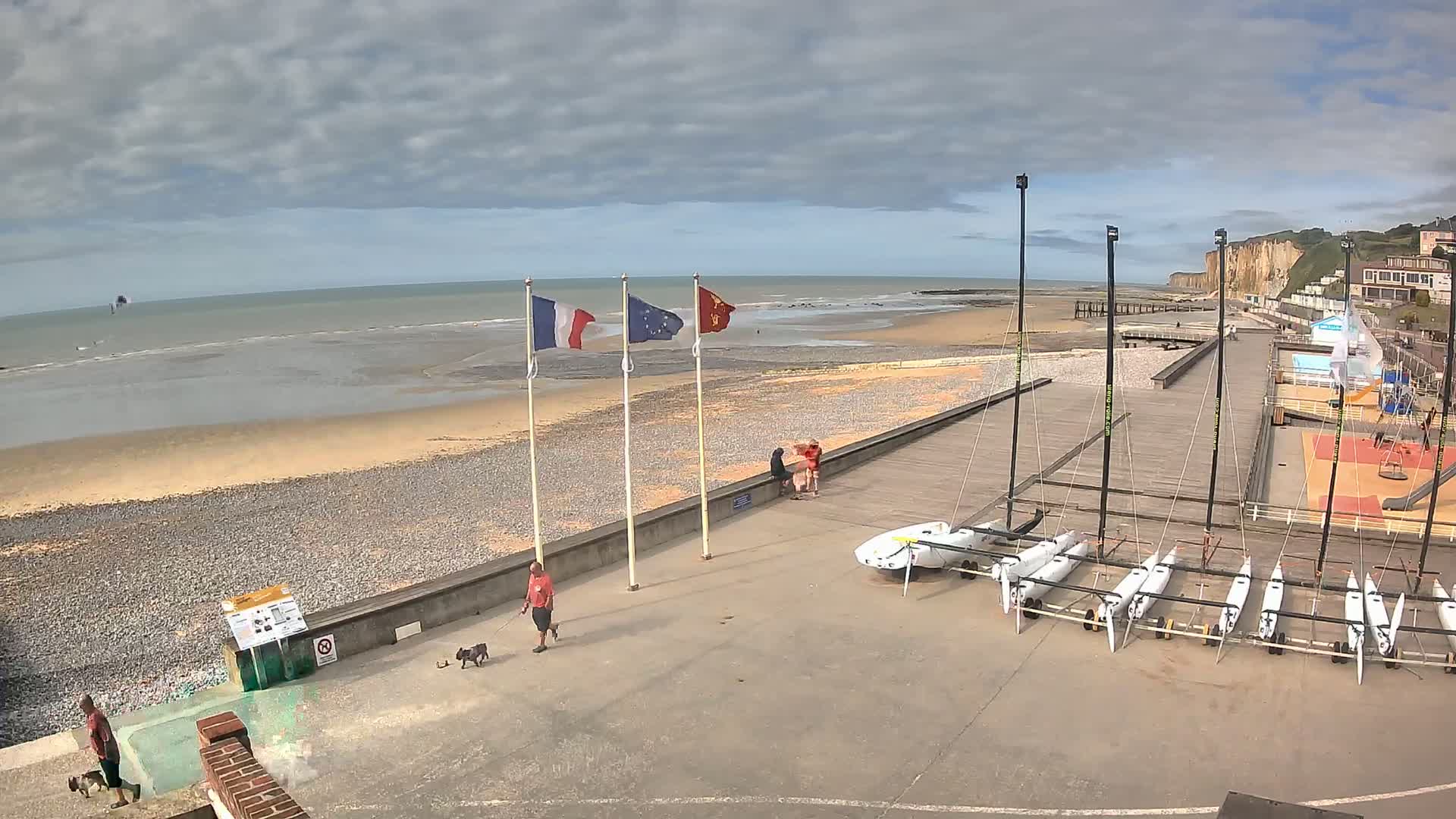 Plage de Veules-les-Roses Beach Live Cam - Dieppe, Seine-Maritime, Normandie, France