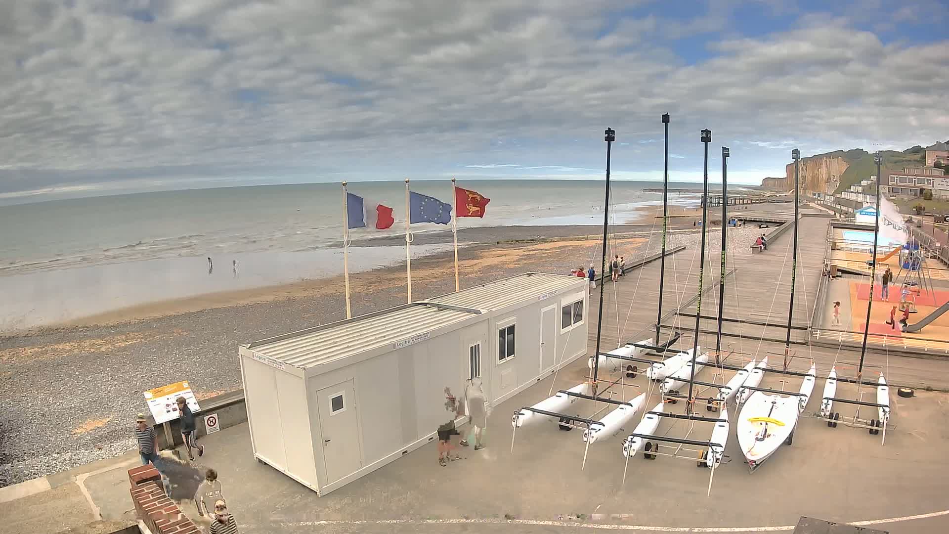 Plage de Veules-les-Roses Beach Live Cam - Dieppe, Seine-Maritime, Normandie, France