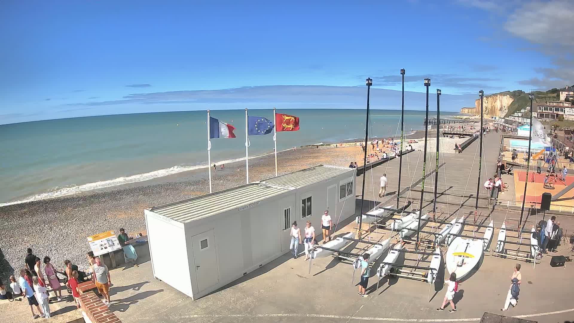 Plage de Veules-les-Roses Beach Live Cam - Dieppe, Seine-Maritime, Normandie, France